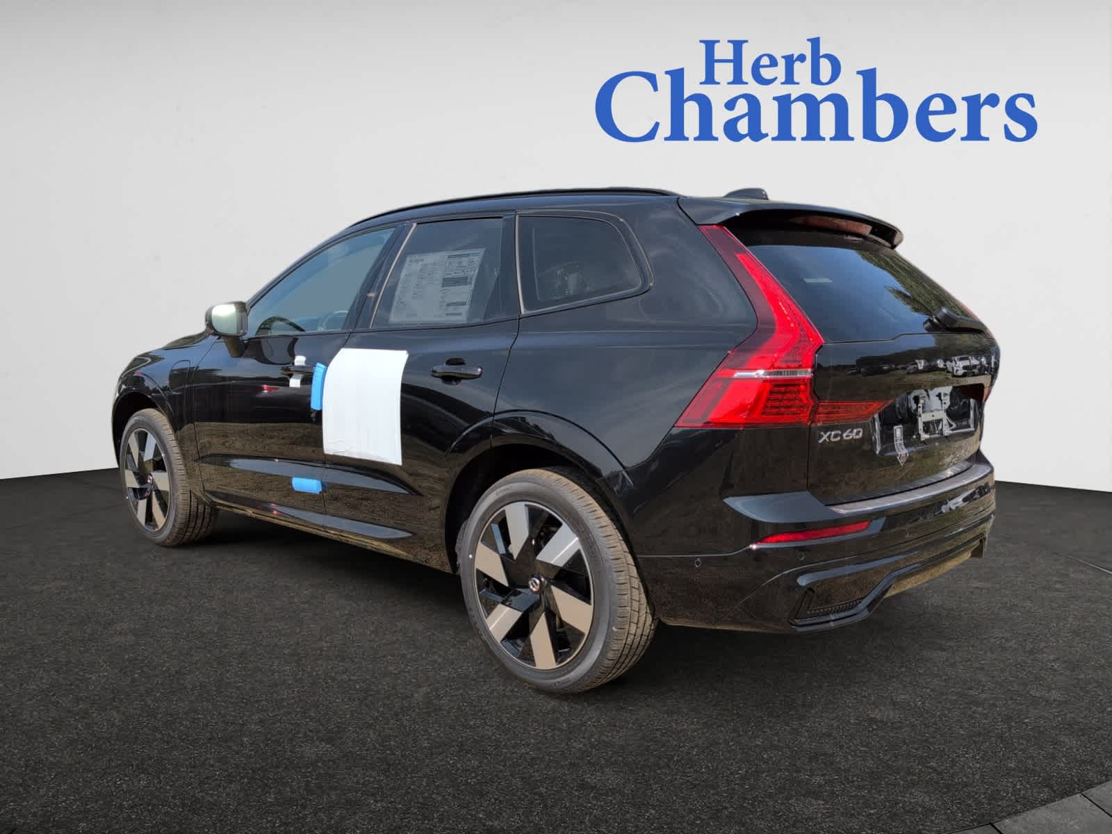 new 2025 Volvo XC60 plug-in hybrid car, priced at $66,235