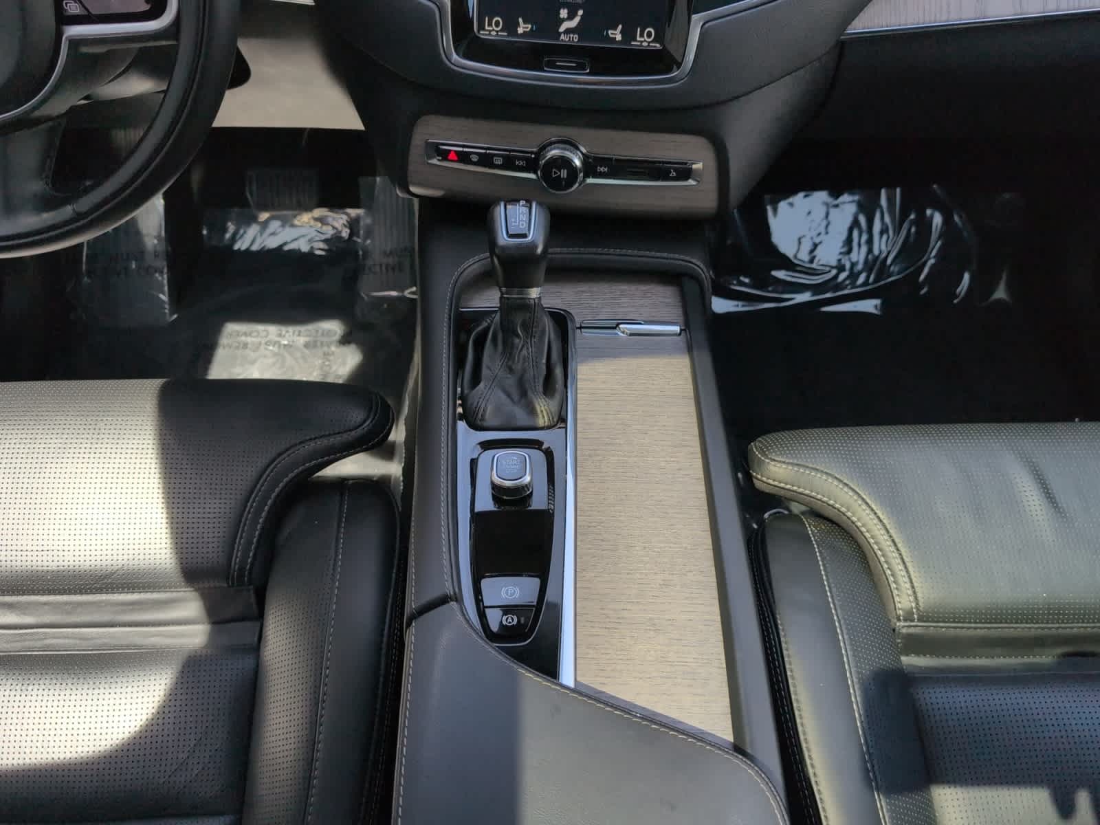 used 2022 Volvo XC90 car, priced at $32,998
