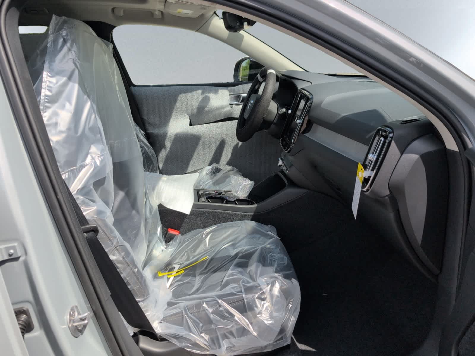 new 2025 Volvo XC40 car, priced at $49,810