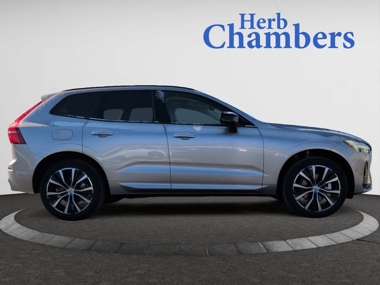 new 2025 Volvo XC60 car, priced at $55,335