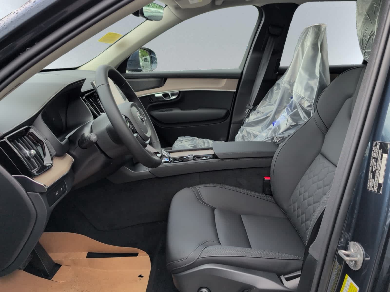 new 2025 Volvo XC90 plug-in hybrid car, priced at $79,635