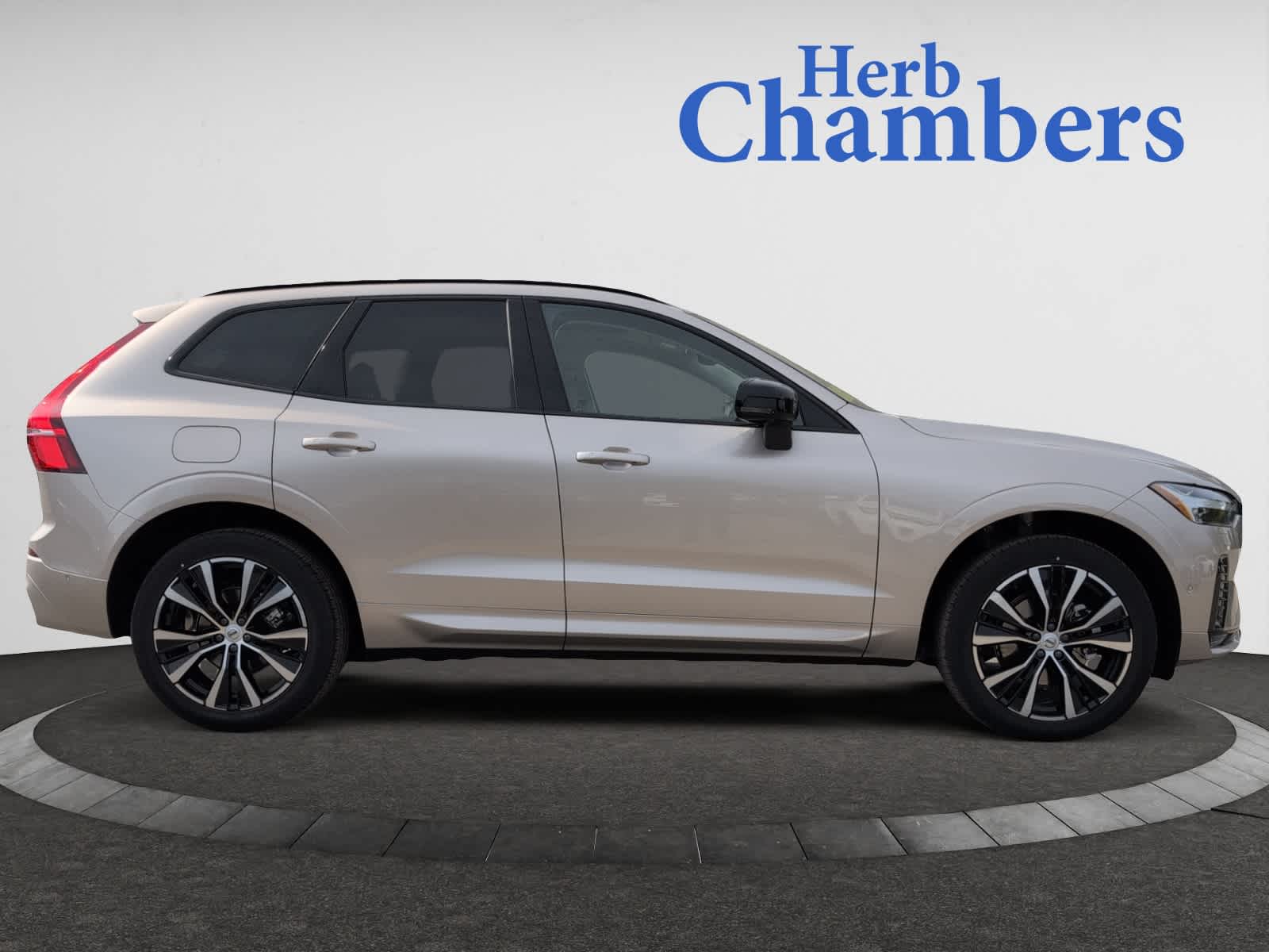 new 2025 Volvo XC60 car, priced at $55,335