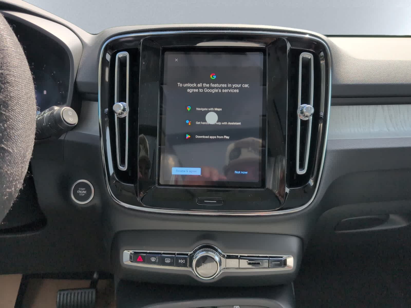 new 2025 Volvo XC40 car, priced at $49,810