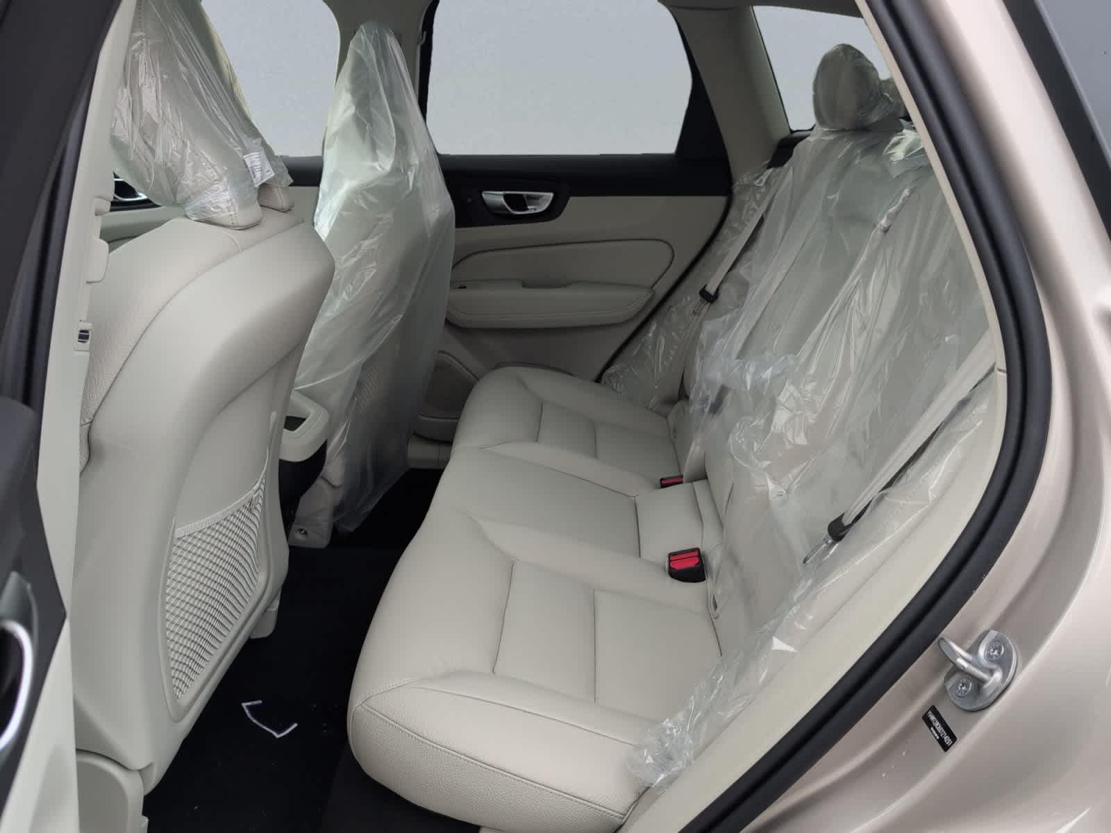 new 2025 Volvo XC60 car, priced at $55,360