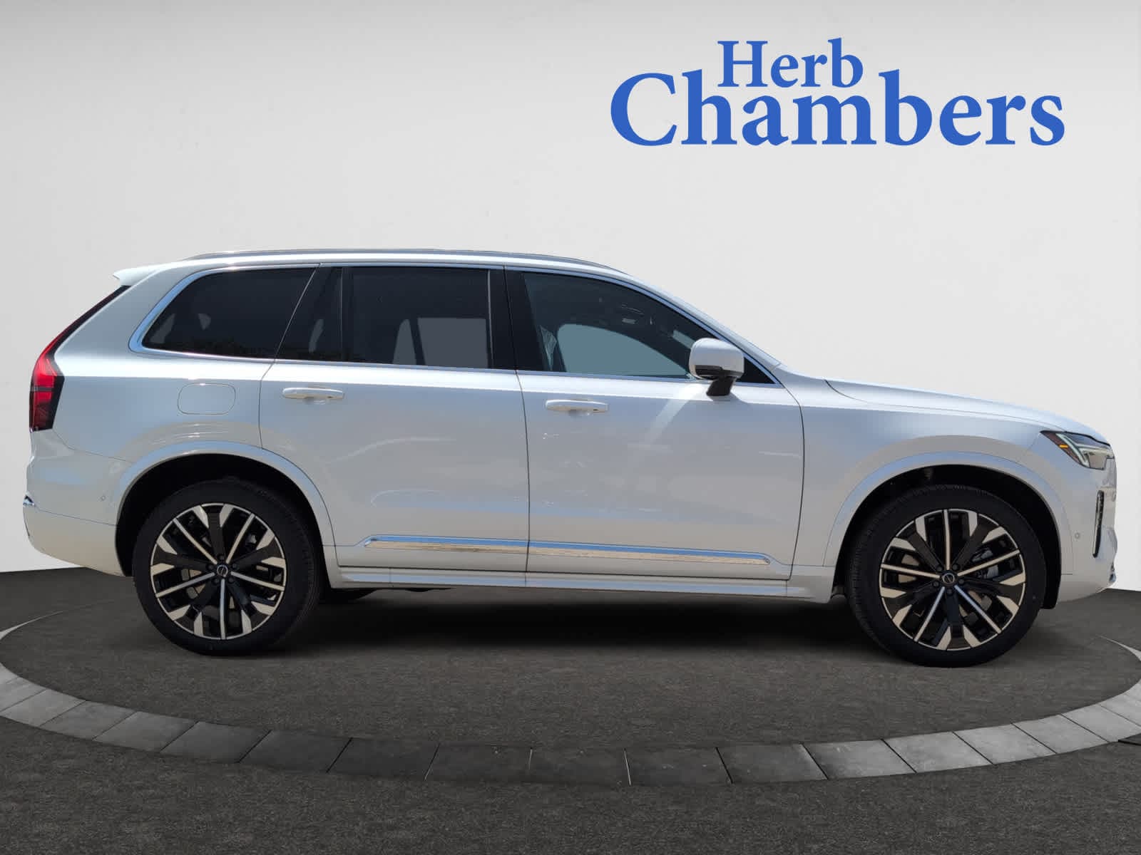 new 2025 Volvo XC90 plug-in hybrid car, priced at $82,735