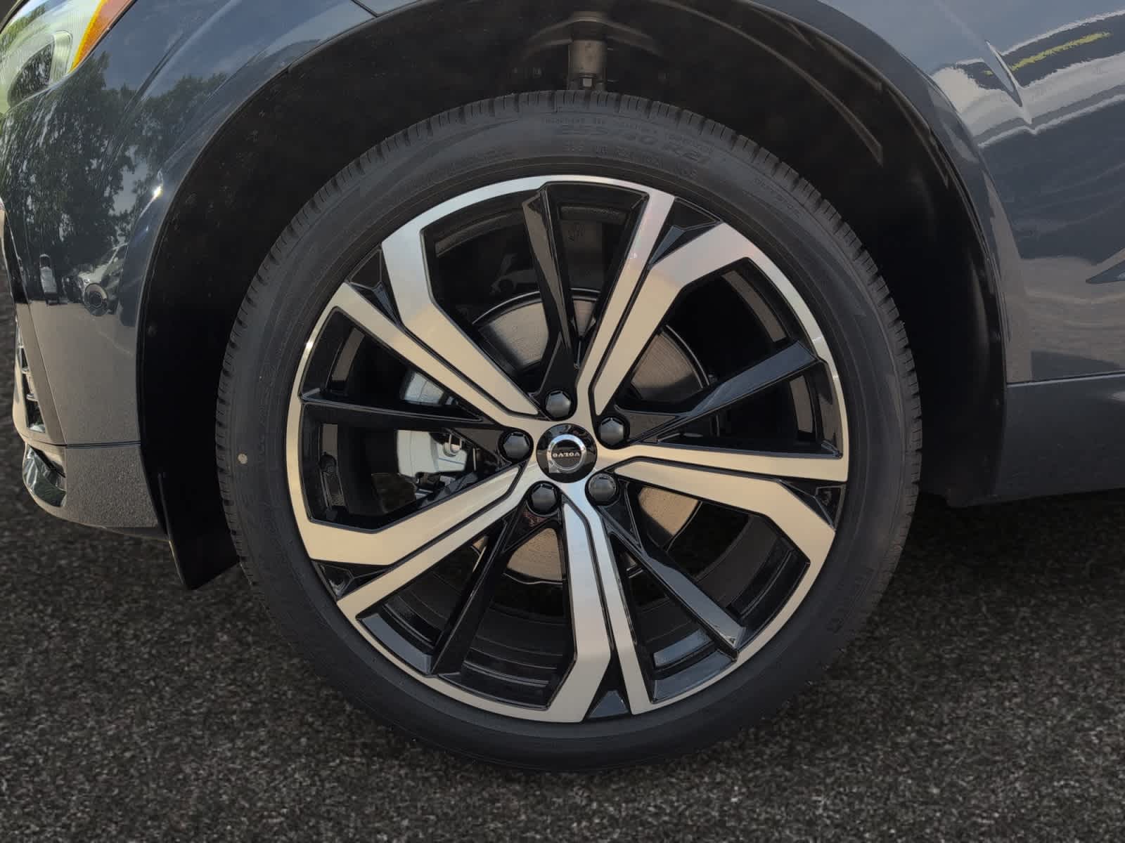 new 2025 Volvo XC60 car, priced at $60,660