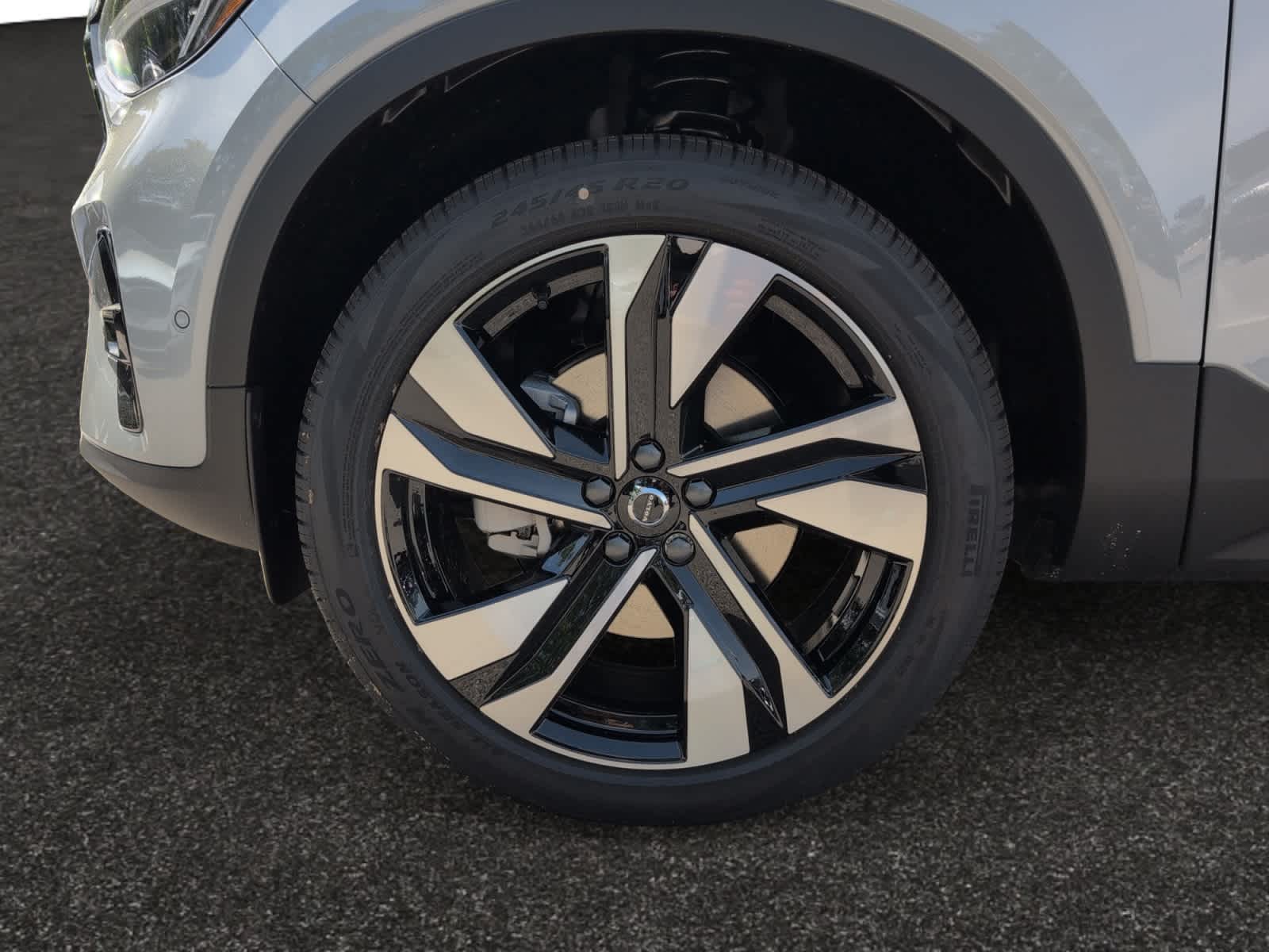 new 2025 Volvo XC40 car, priced at $49,810