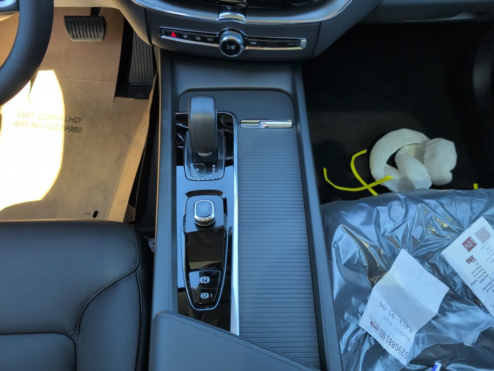 new 2025 Volvo XC60 car, priced at $50,300
