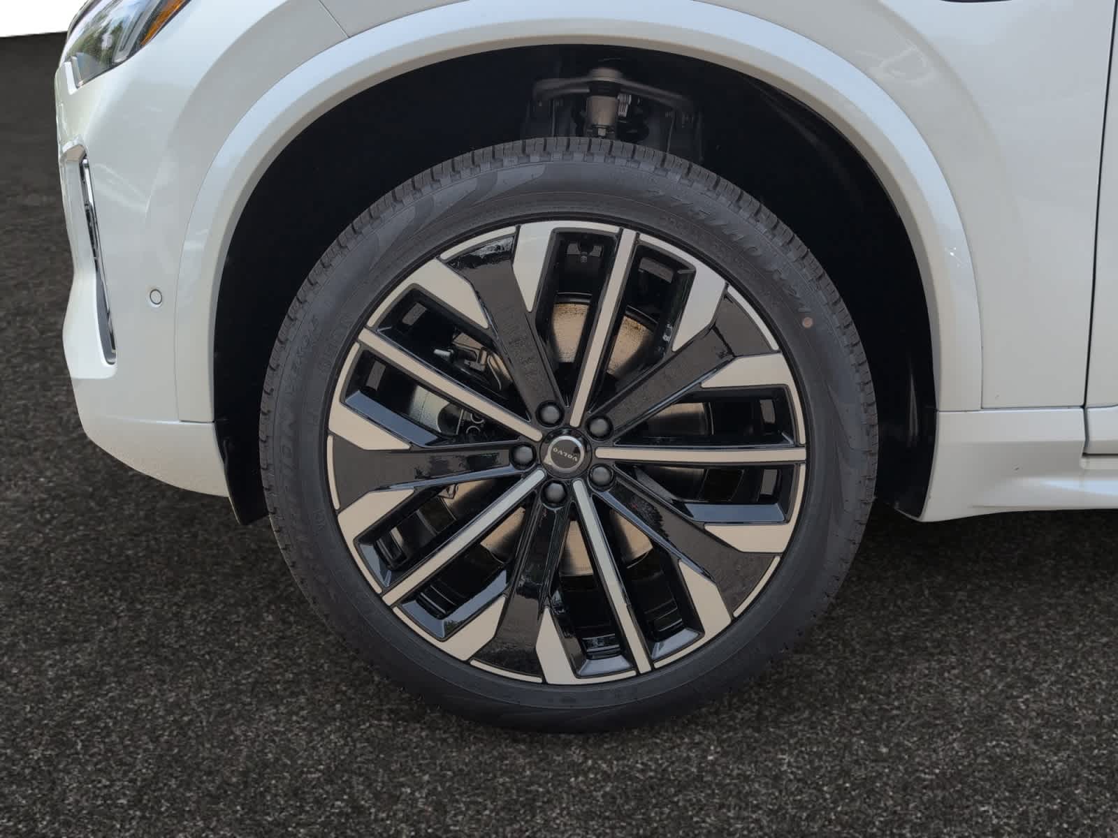 new 2025 Volvo XC90 plug-in hybrid car, priced at $82,405