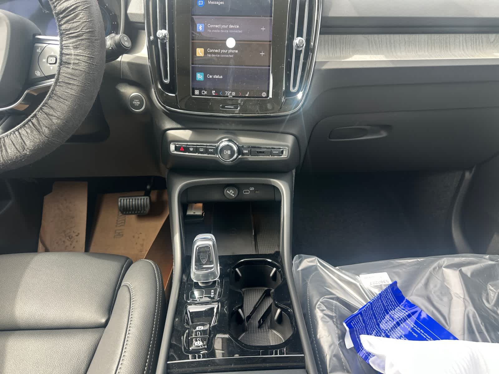 new 2025 Volvo XC40 car, priced at $51,565