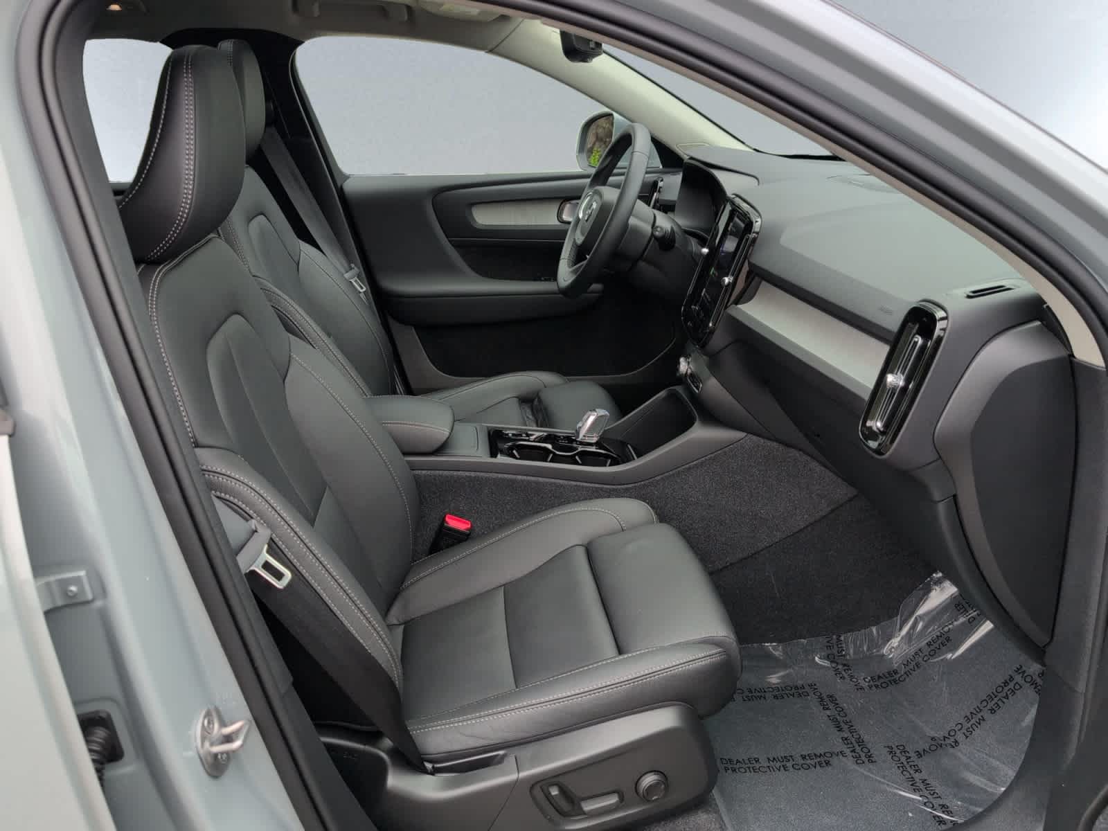 new 2024 Volvo XC40 car, priced at $51,130