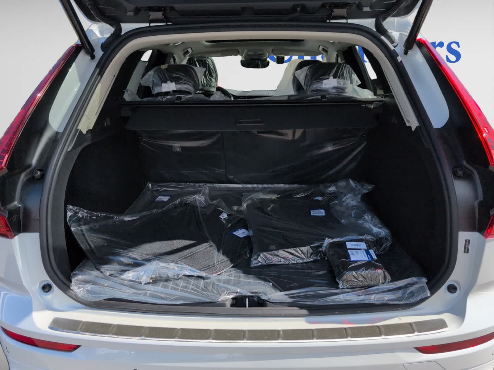 new 2025 Volvo XC60 car, priced at $50,300