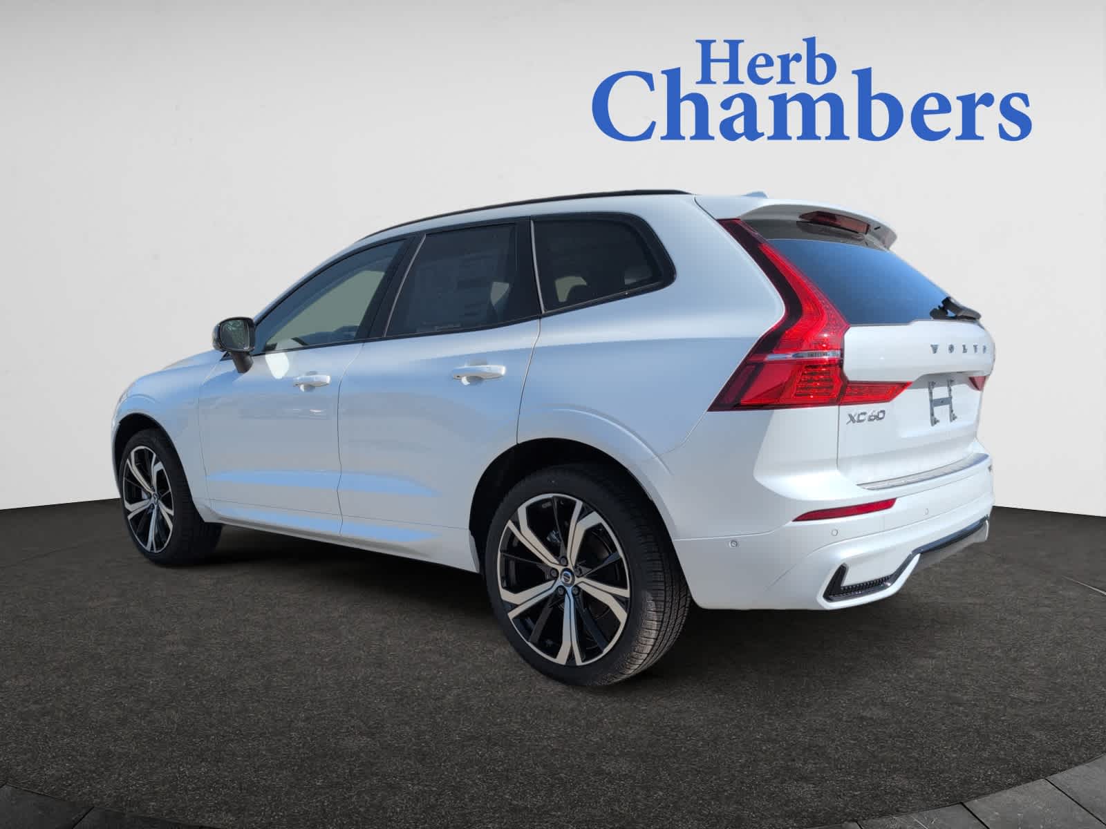 new 2025 Volvo XC60 car, priced at $60,660