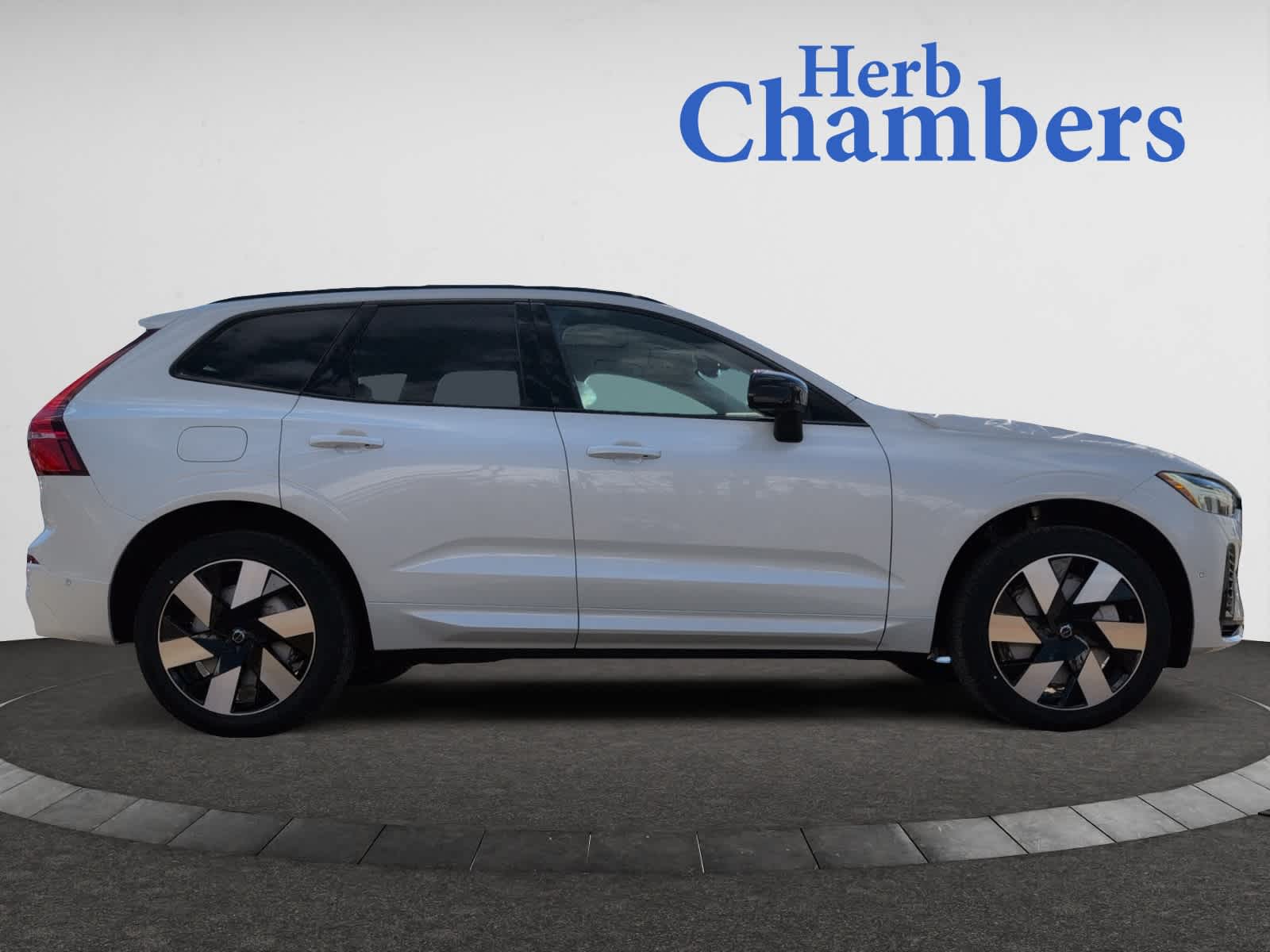 new 2025 Volvo XC60 plug-in hybrid car, priced at $66,235