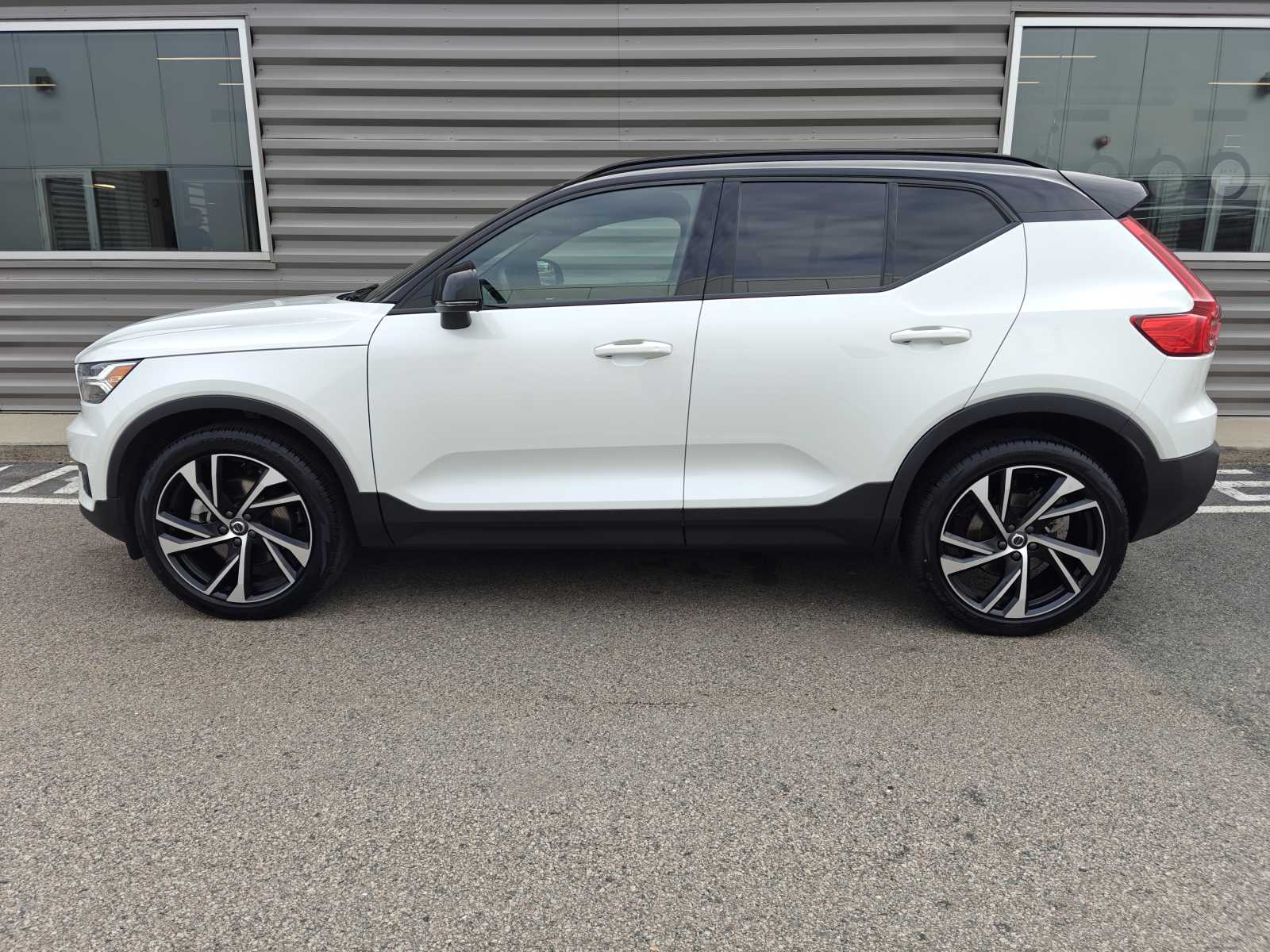 used 2021 Volvo XC40 car, priced at $34,998