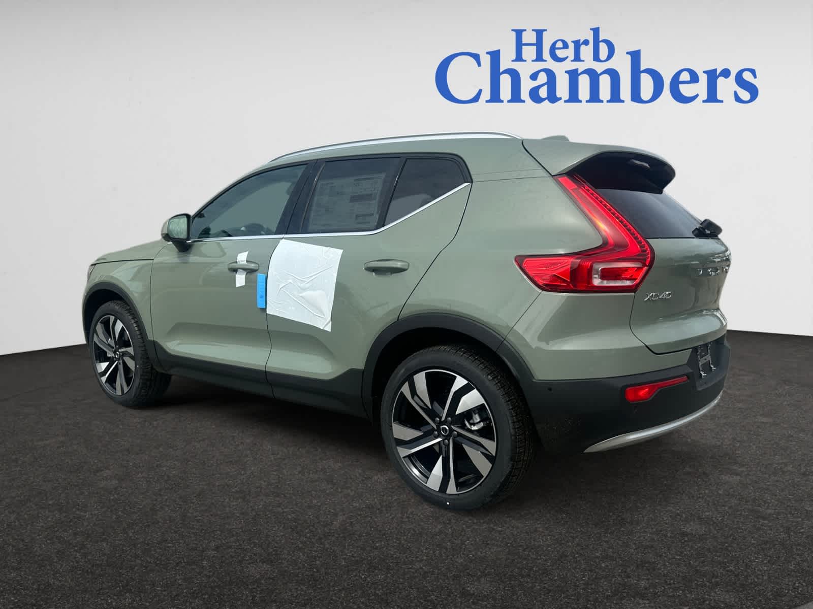 new 2025 Volvo XC40 car, priced at $51,565