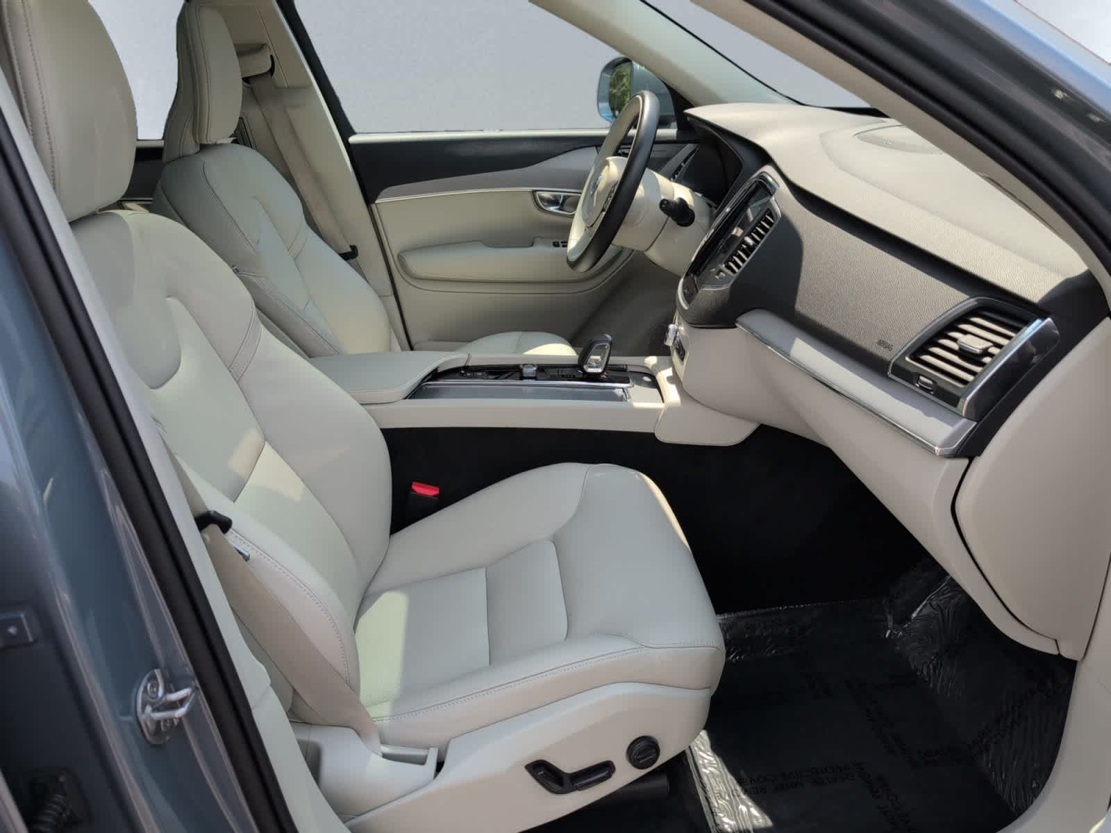 used 2023 Volvo XC90 car, priced at $44,998