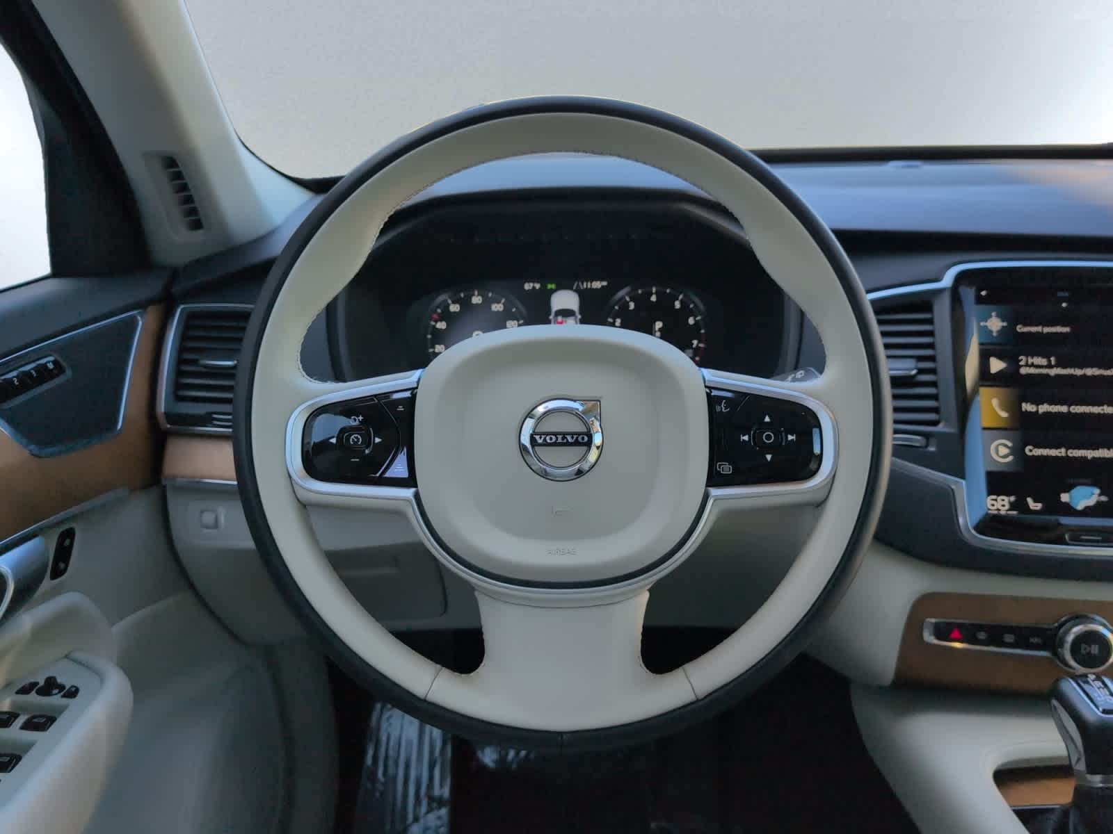 used 2022 Volvo XC90 car, priced at $42,998