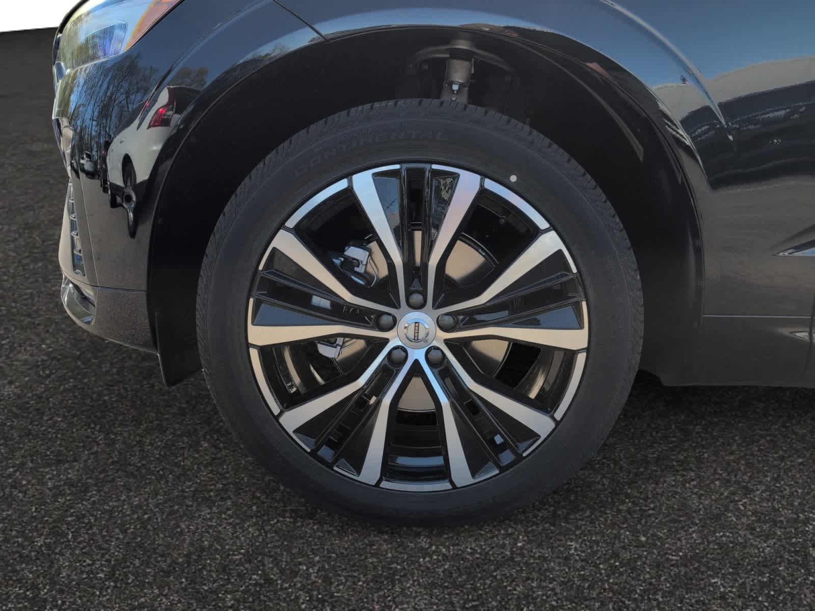 new 2025 Volvo XC60 car, priced at $55,360
