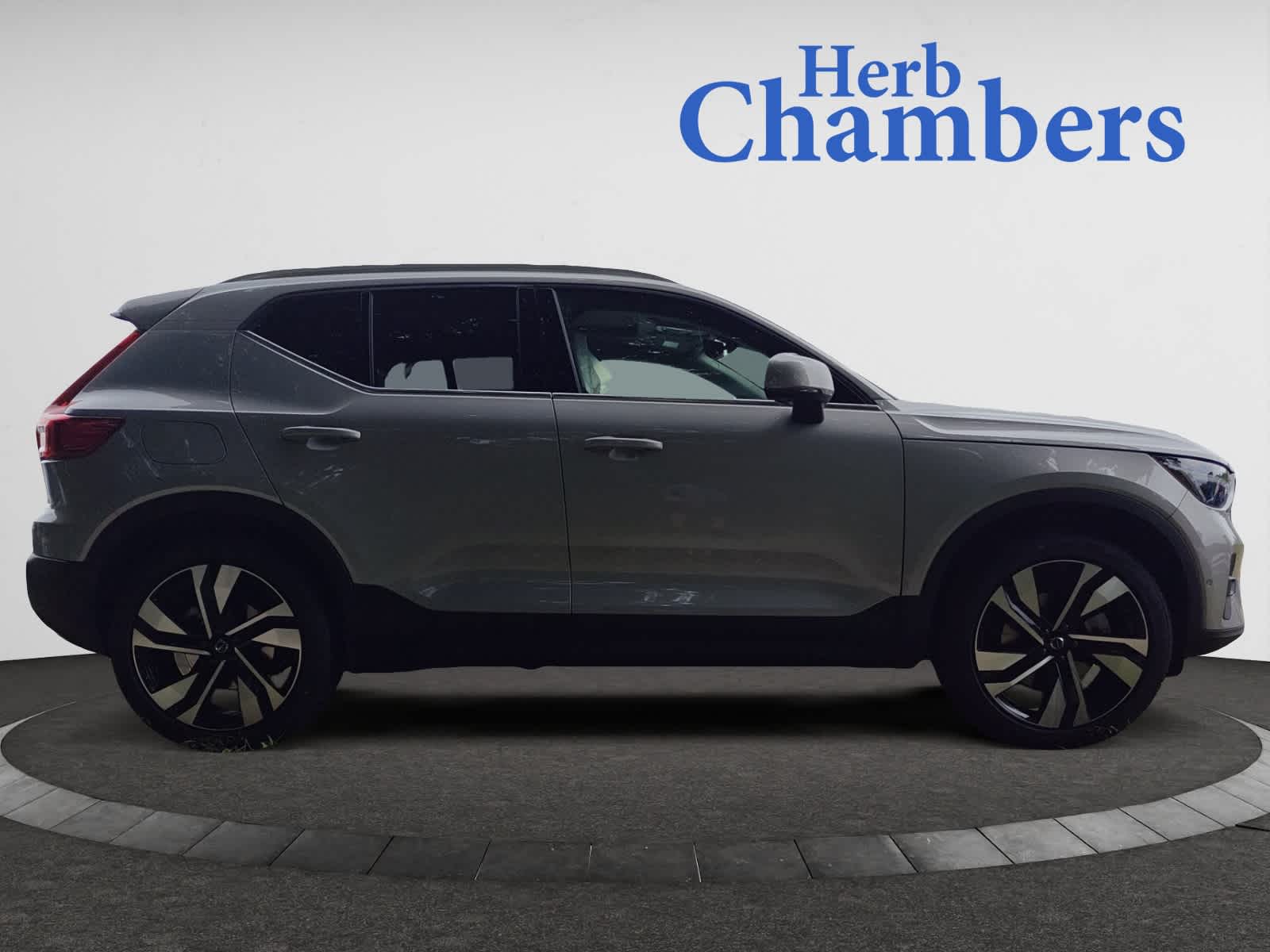 new 2025 Volvo XC40 car, priced at $51,040