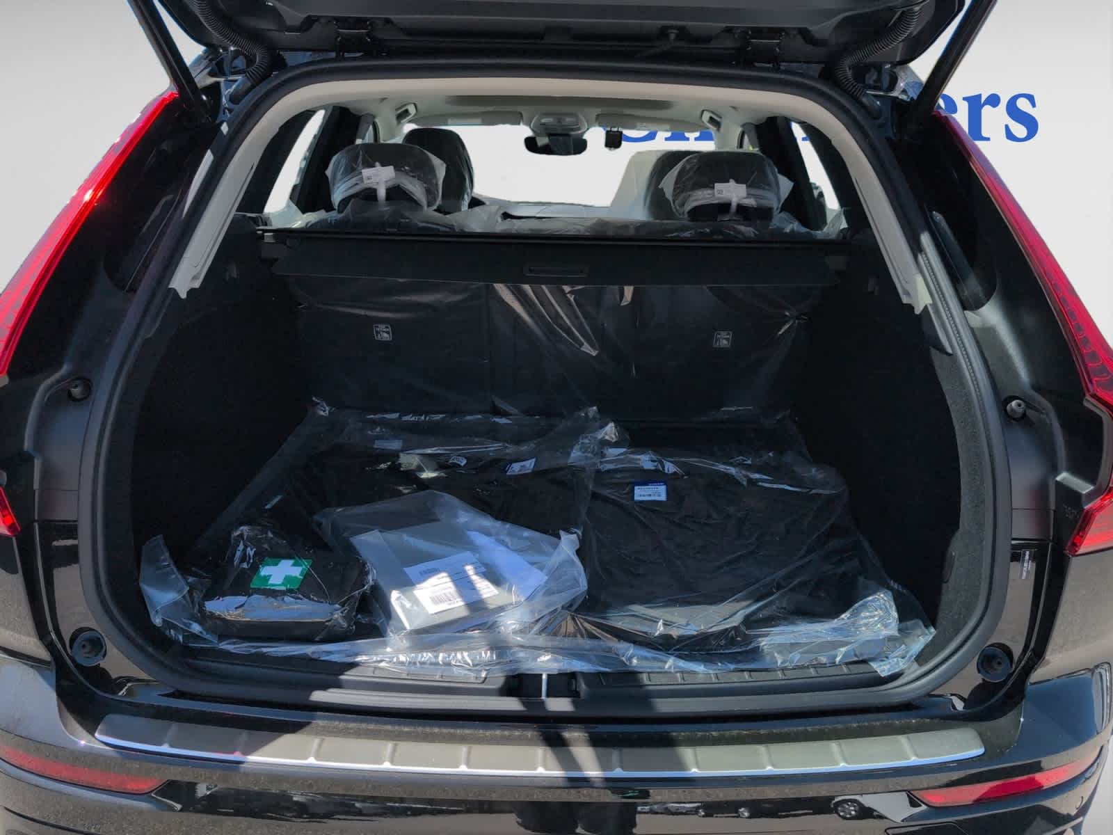 new 2025 Volvo XC60 car, priced at $50,300