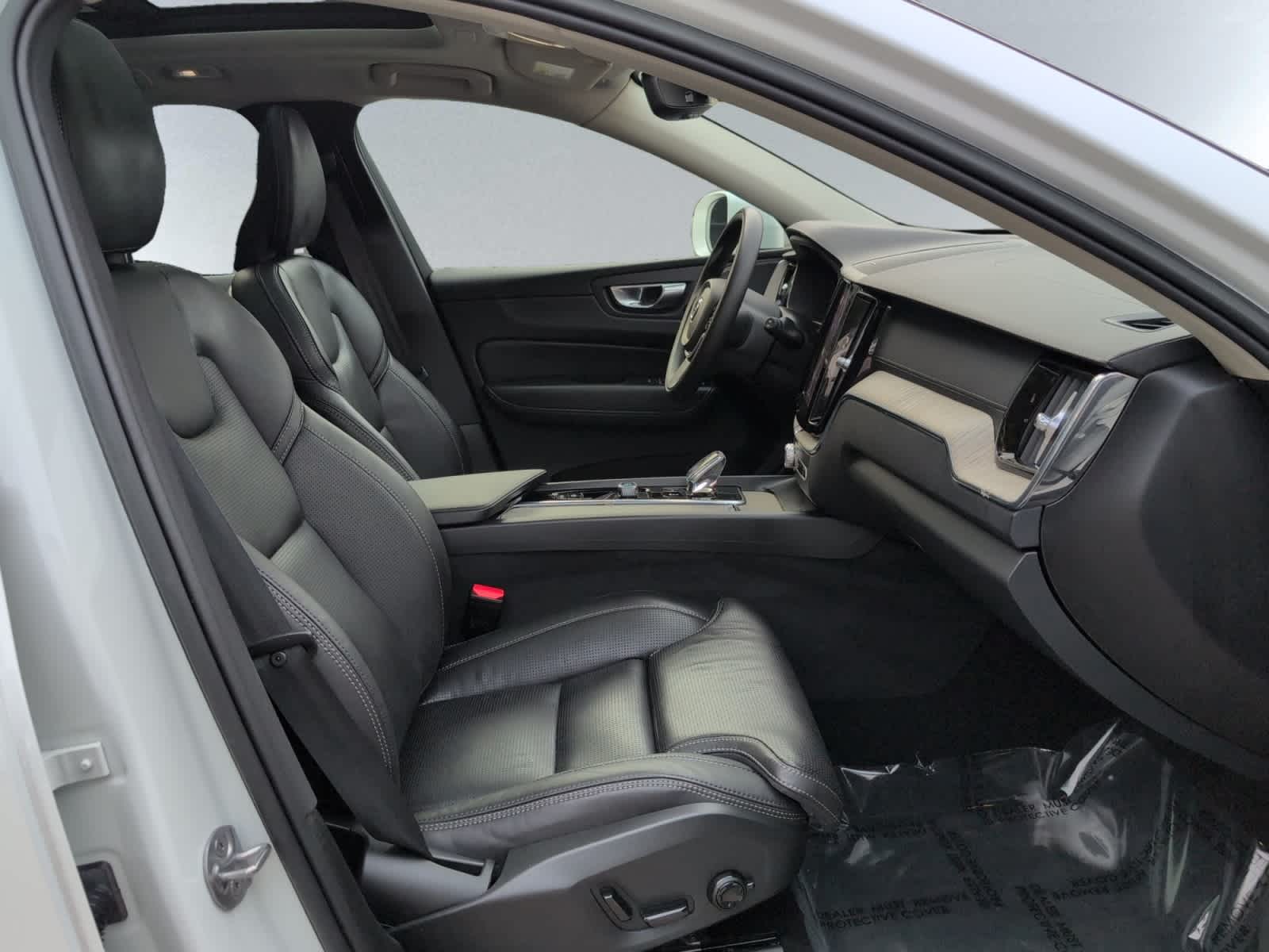 used 2022 Volvo XC60 car, priced at $40,998