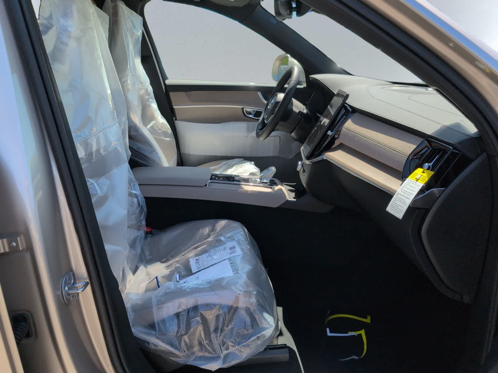 new 2025 Volvo XC90 car, priced at $60,545