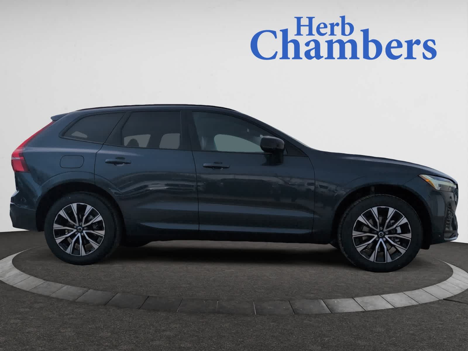 new 2025 Volvo XC60 car, priced at $51,075