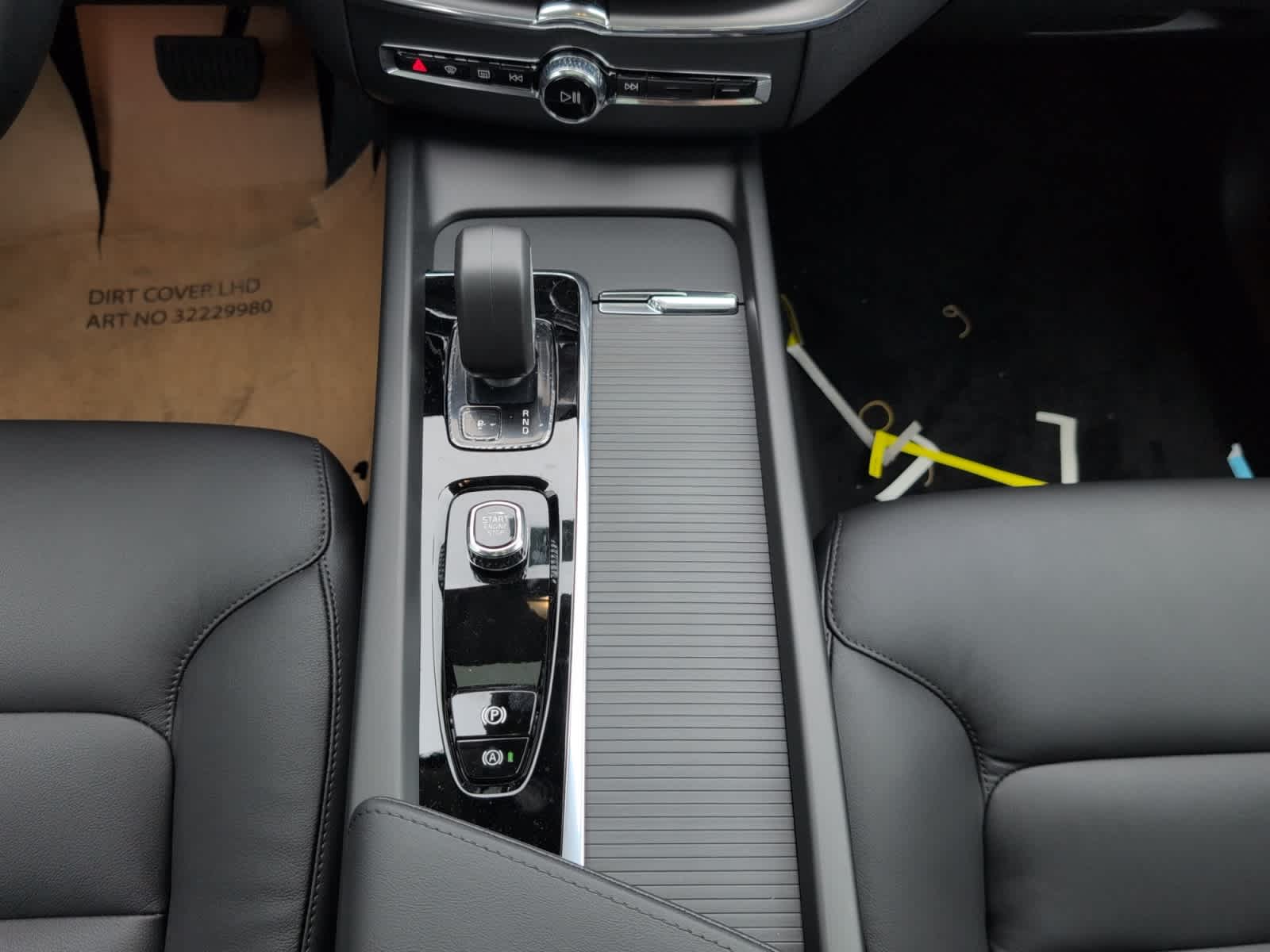 new 2025 Volvo XC60 car, priced at $50,300