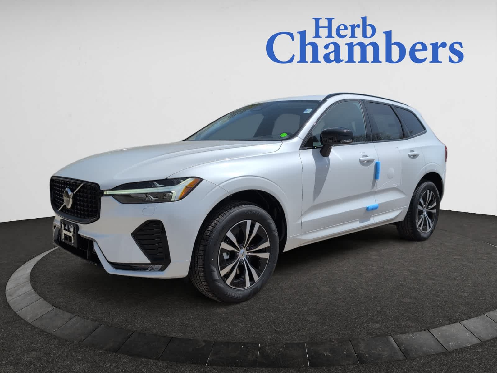 new 2025 Volvo XC60 car, priced at $50,300