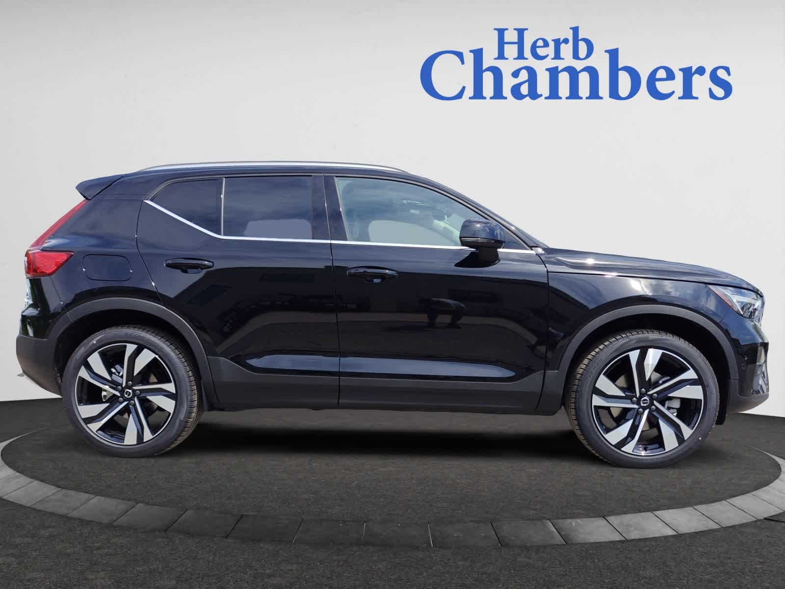 new 2025 Volvo XC40 car, priced at $50,375