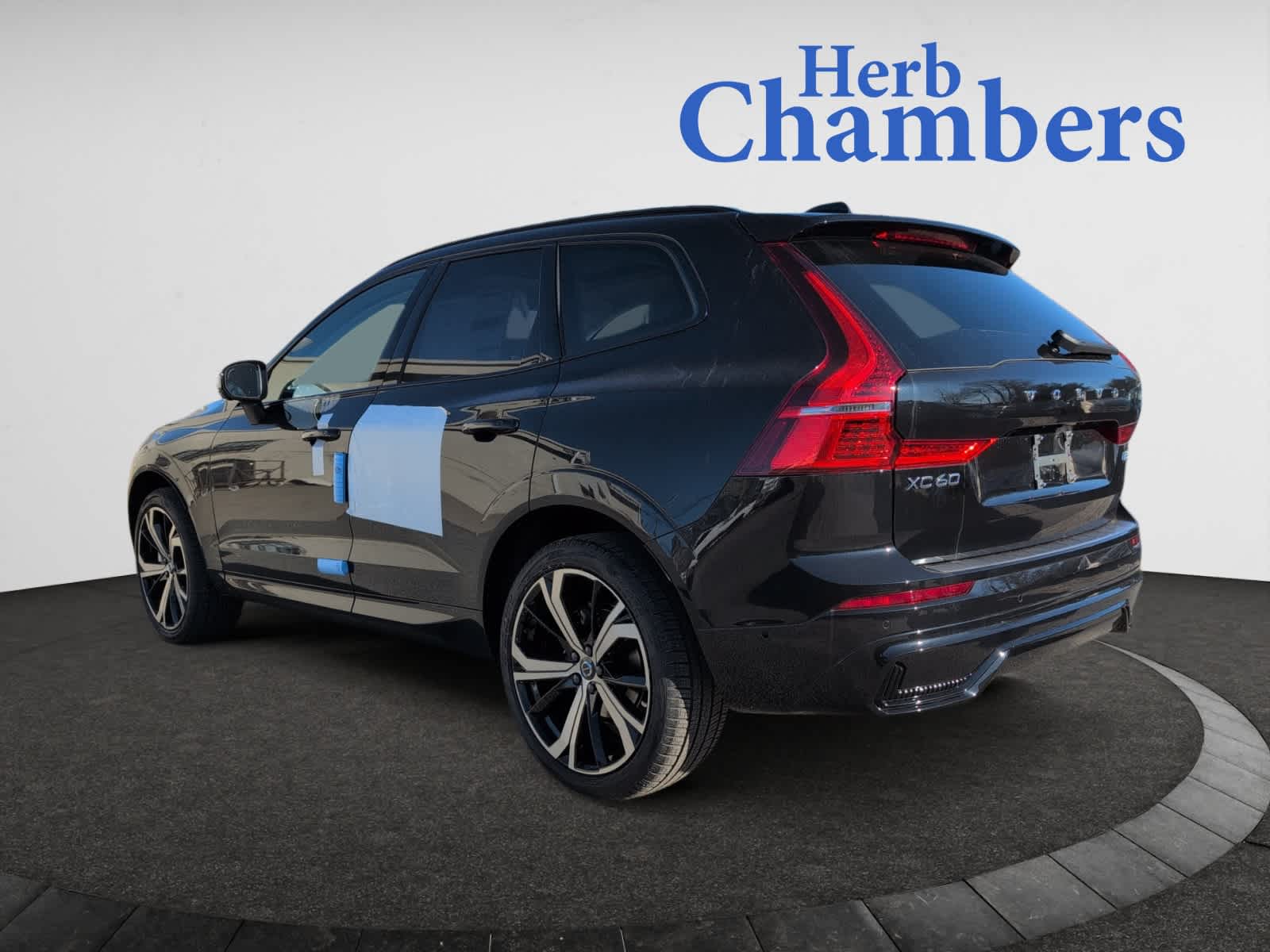 new 2025 Volvo XC60 car, priced at $62,620