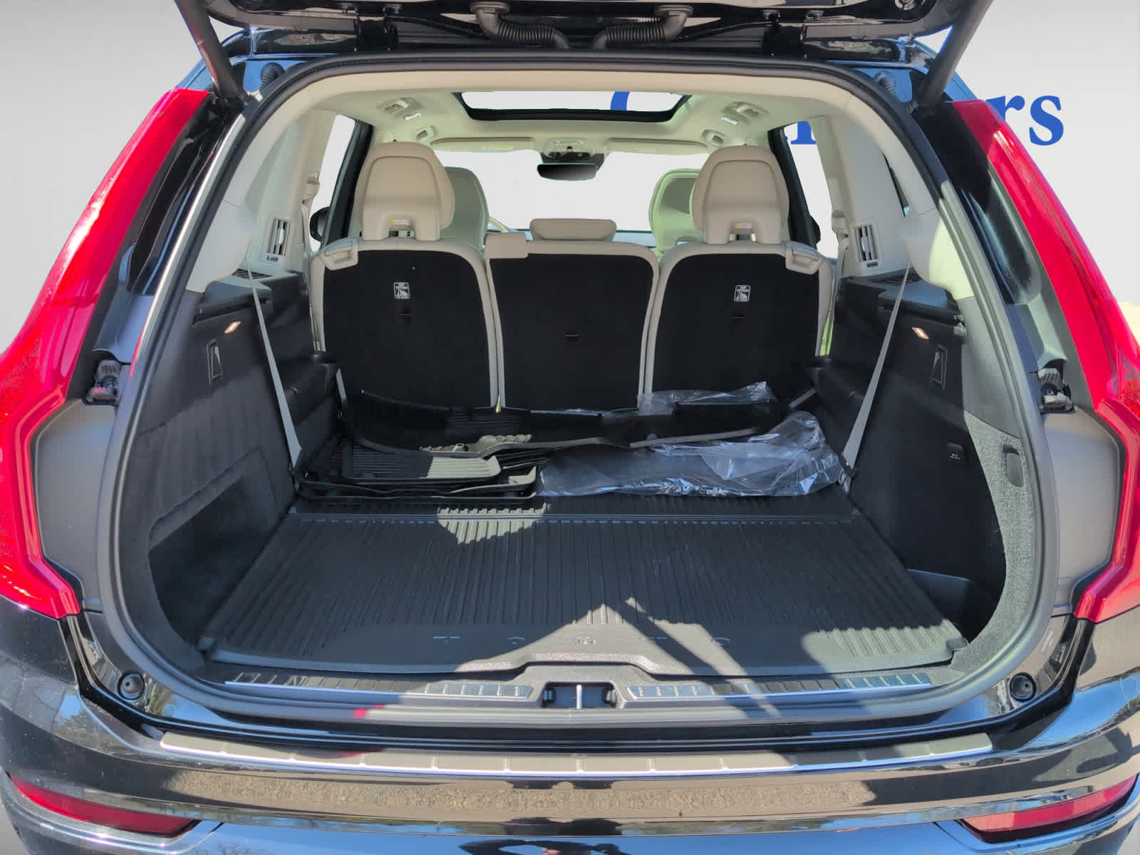 used 2022 Volvo XC90 car, priced at $42,998