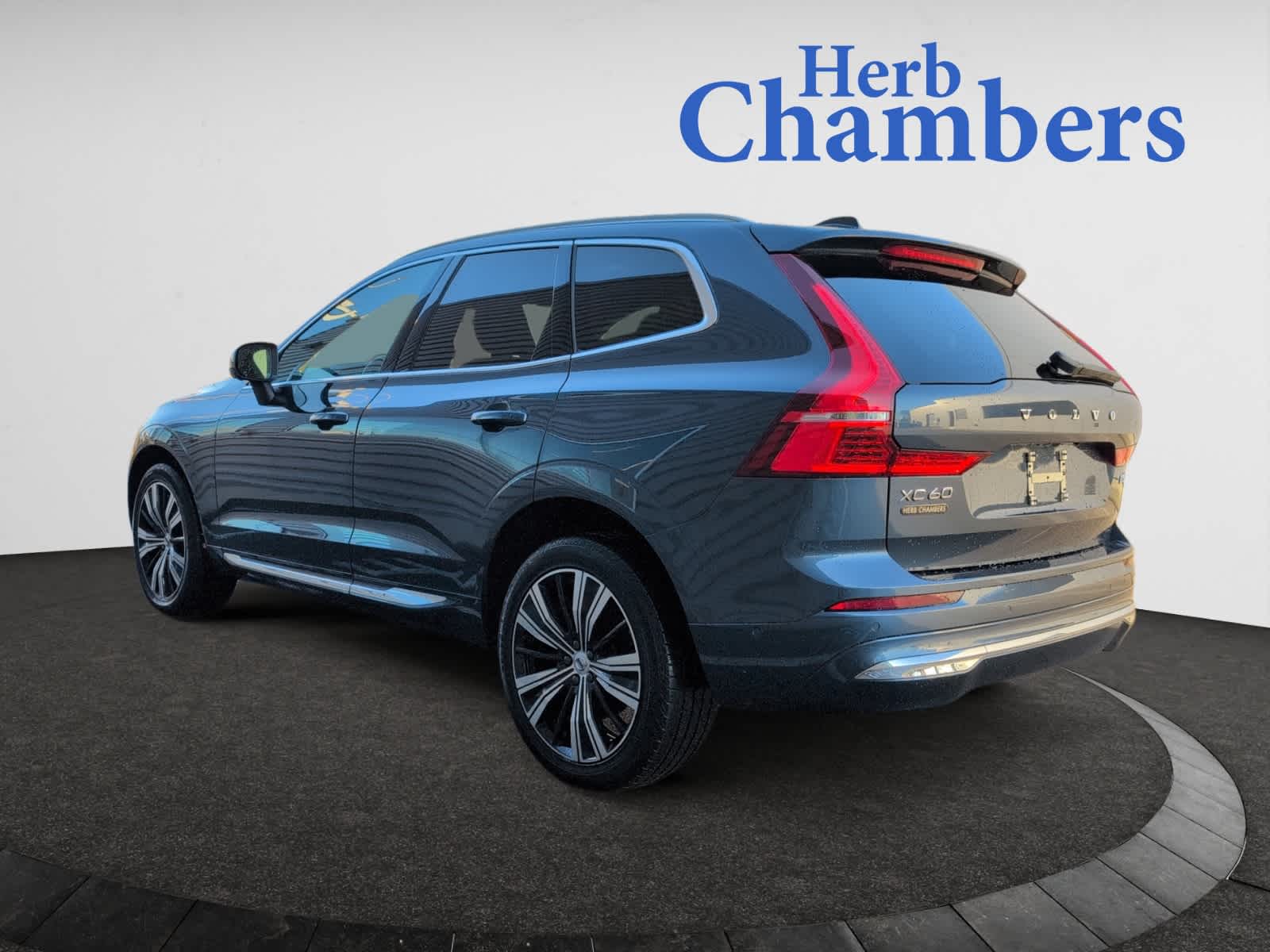 used 2022 Volvo XC60 car, priced at $36,998