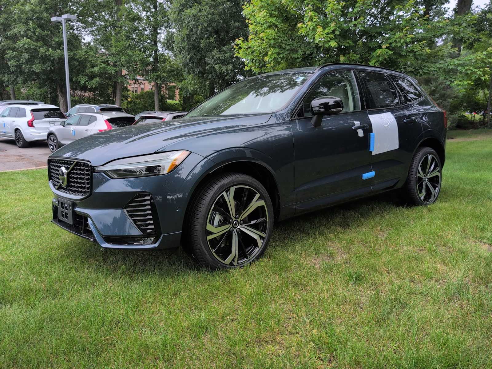 new 2025 Volvo XC60 car, priced at $61,005