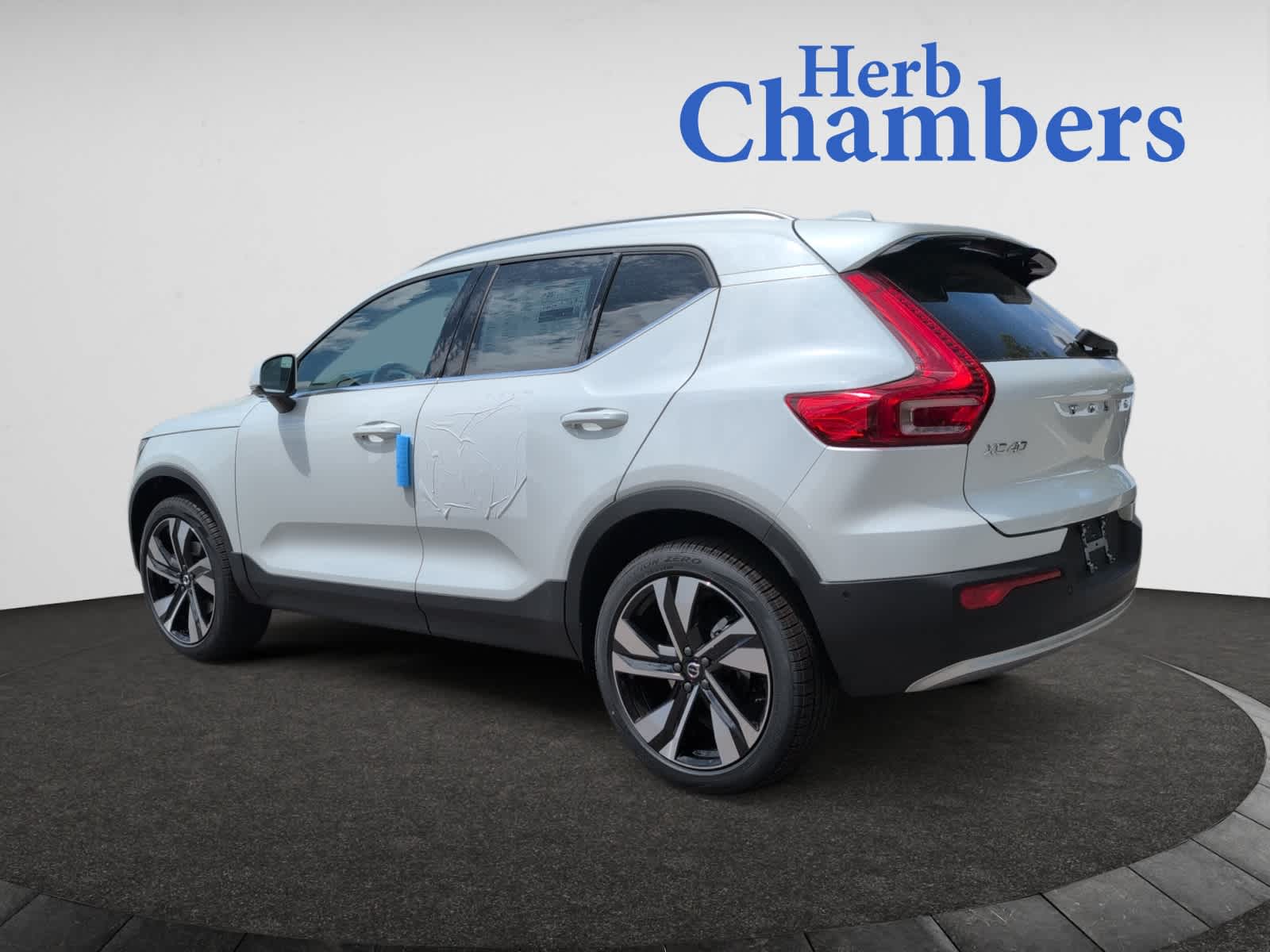 new 2025 Volvo XC40 car, priced at $52,235