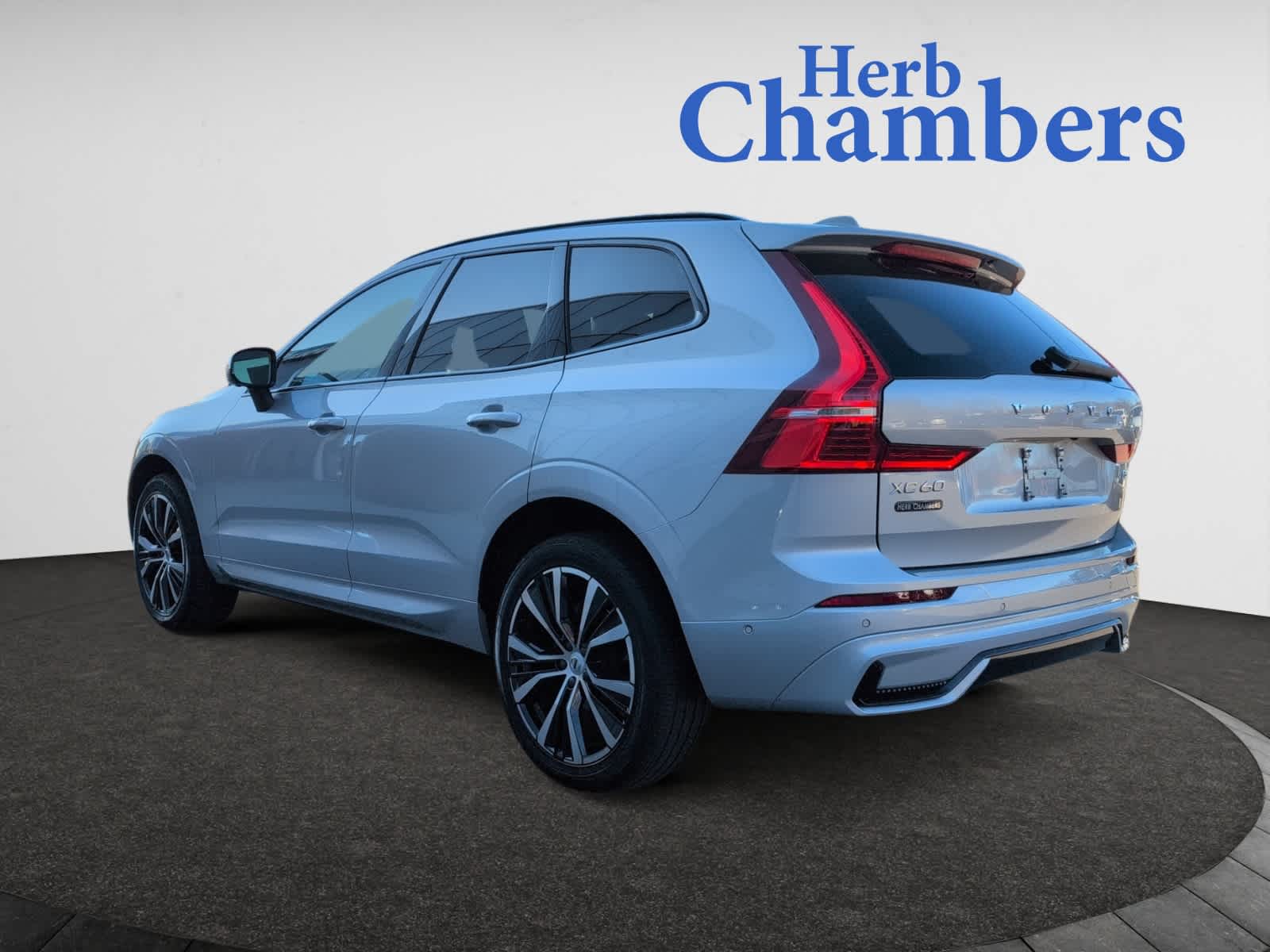 used 2023 Volvo XC60 car, priced at $37,998