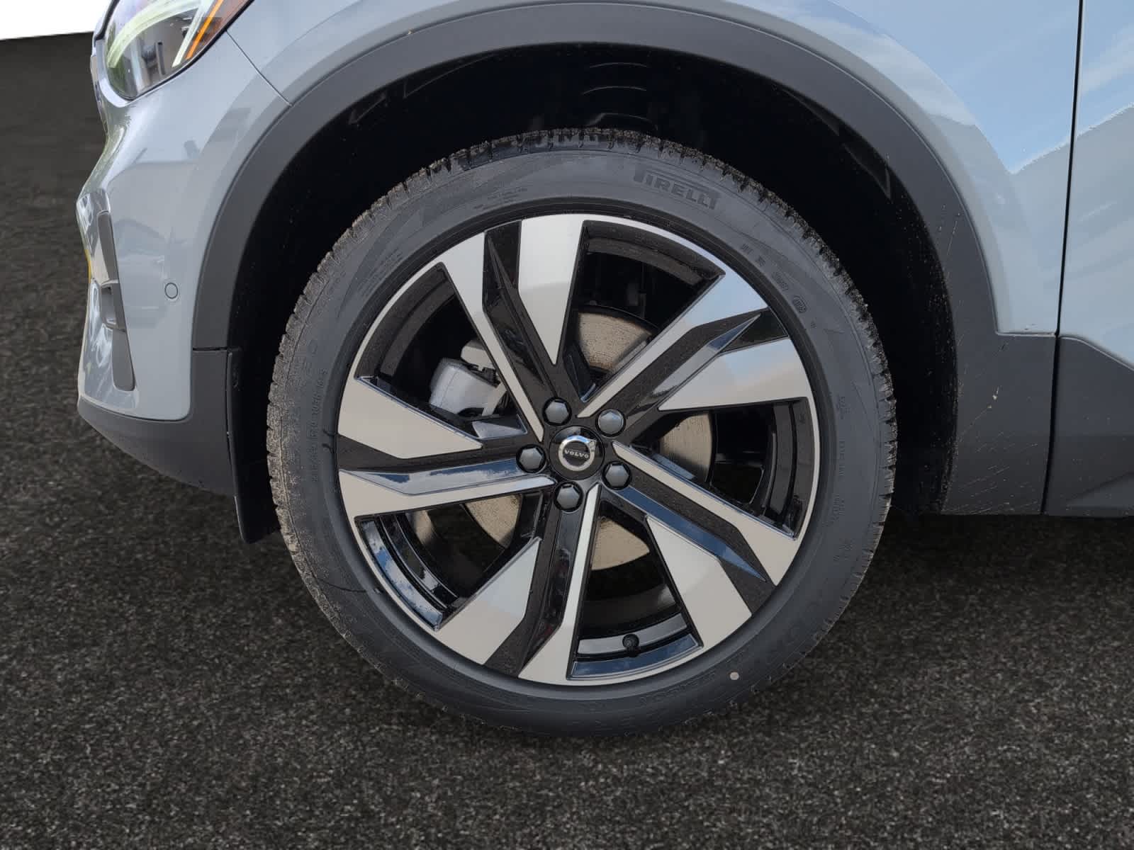 new 2025 Volvo XC40 car, priced at $52,235