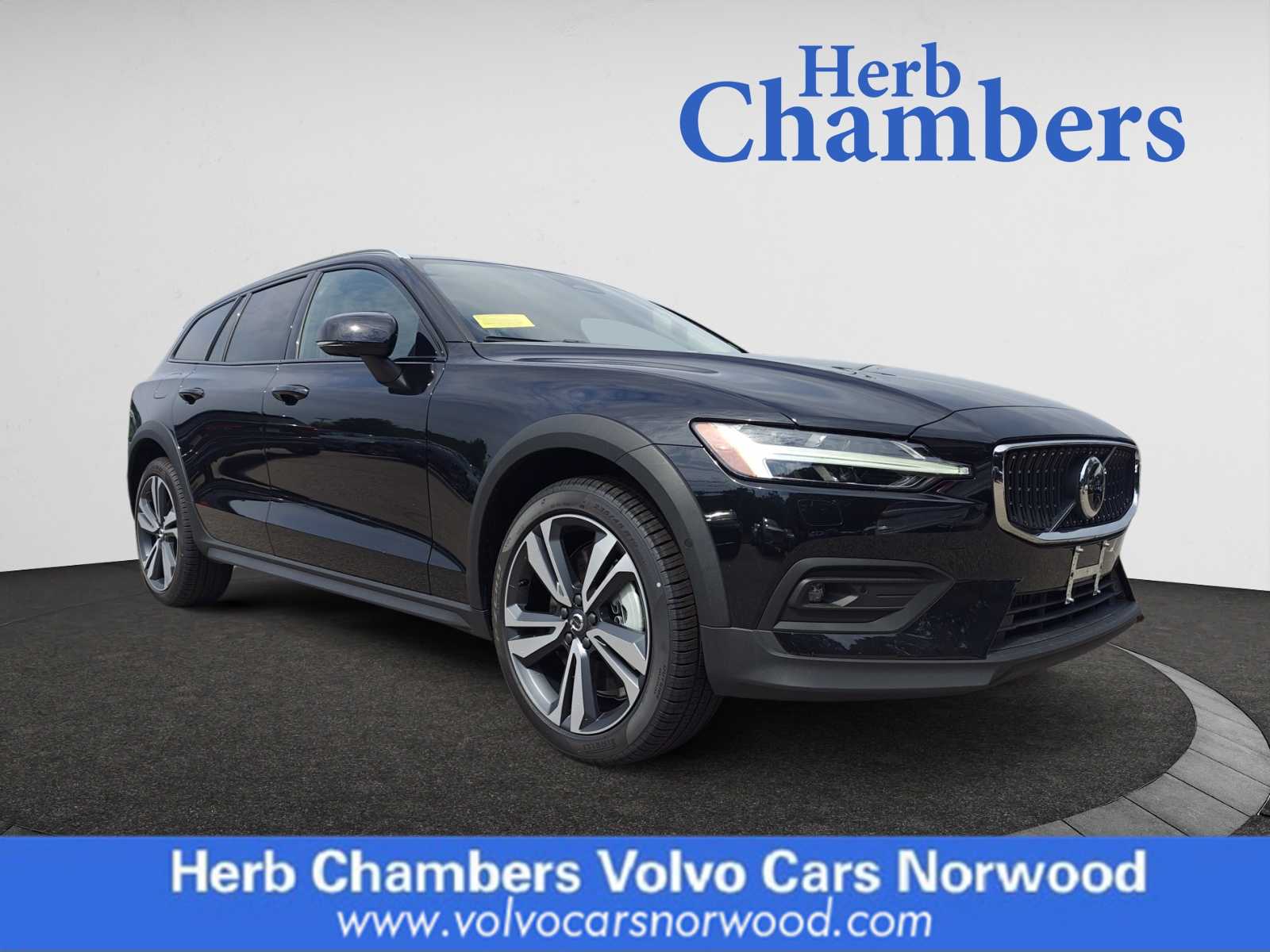 new 2024 Volvo V60 Cross Country car, priced at $55,225