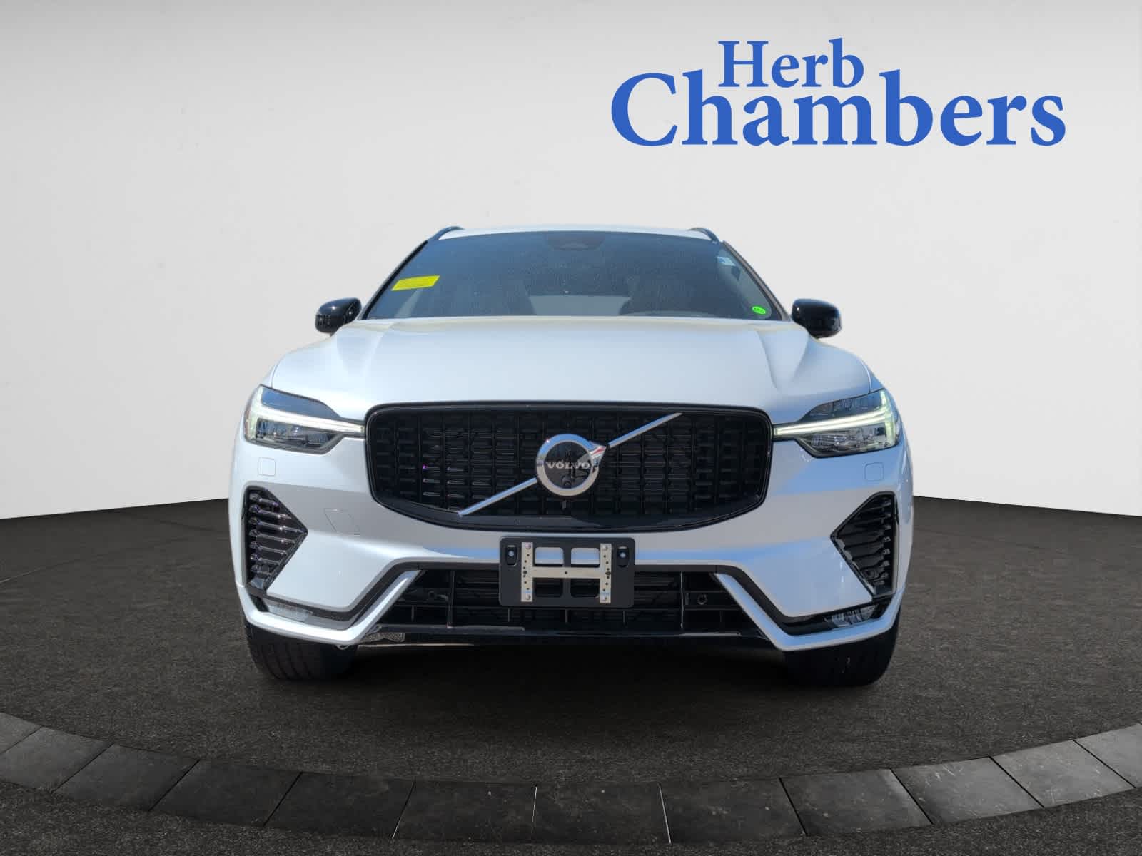 new 2025 Volvo XC60 car, priced at $54,545