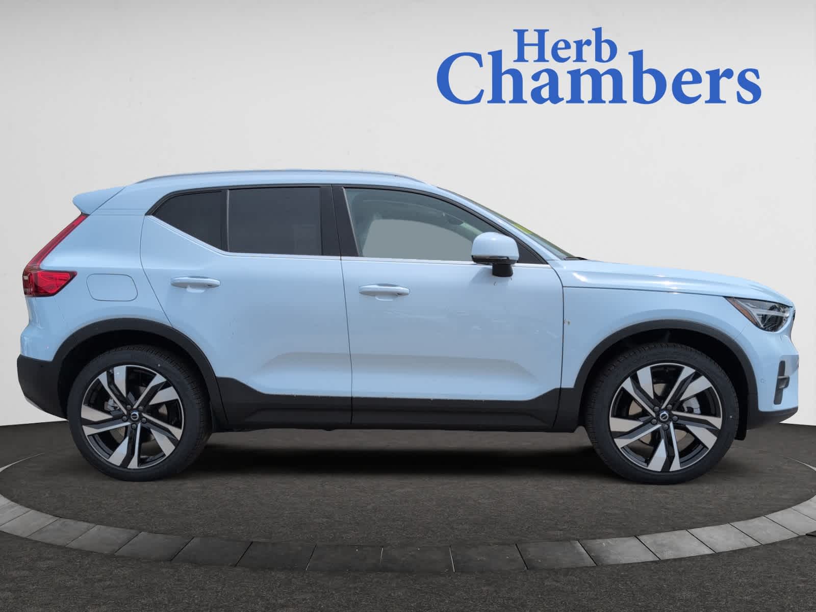 new 2025 Volvo XC40 car, priced at $49,810