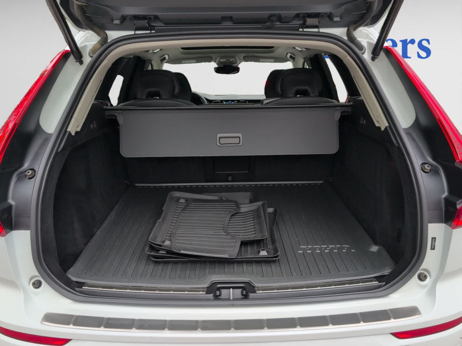 used 2022 Volvo XC60 car, priced at $34,998