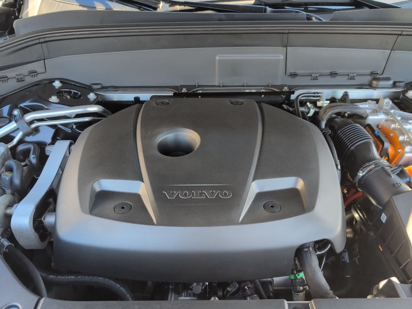 new 2025 Volvo XC90 plug-in hybrid car, priced at $77,895