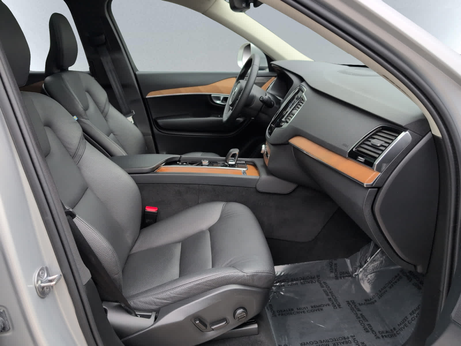 used 2024 Volvo XC90 car, priced at $50,998