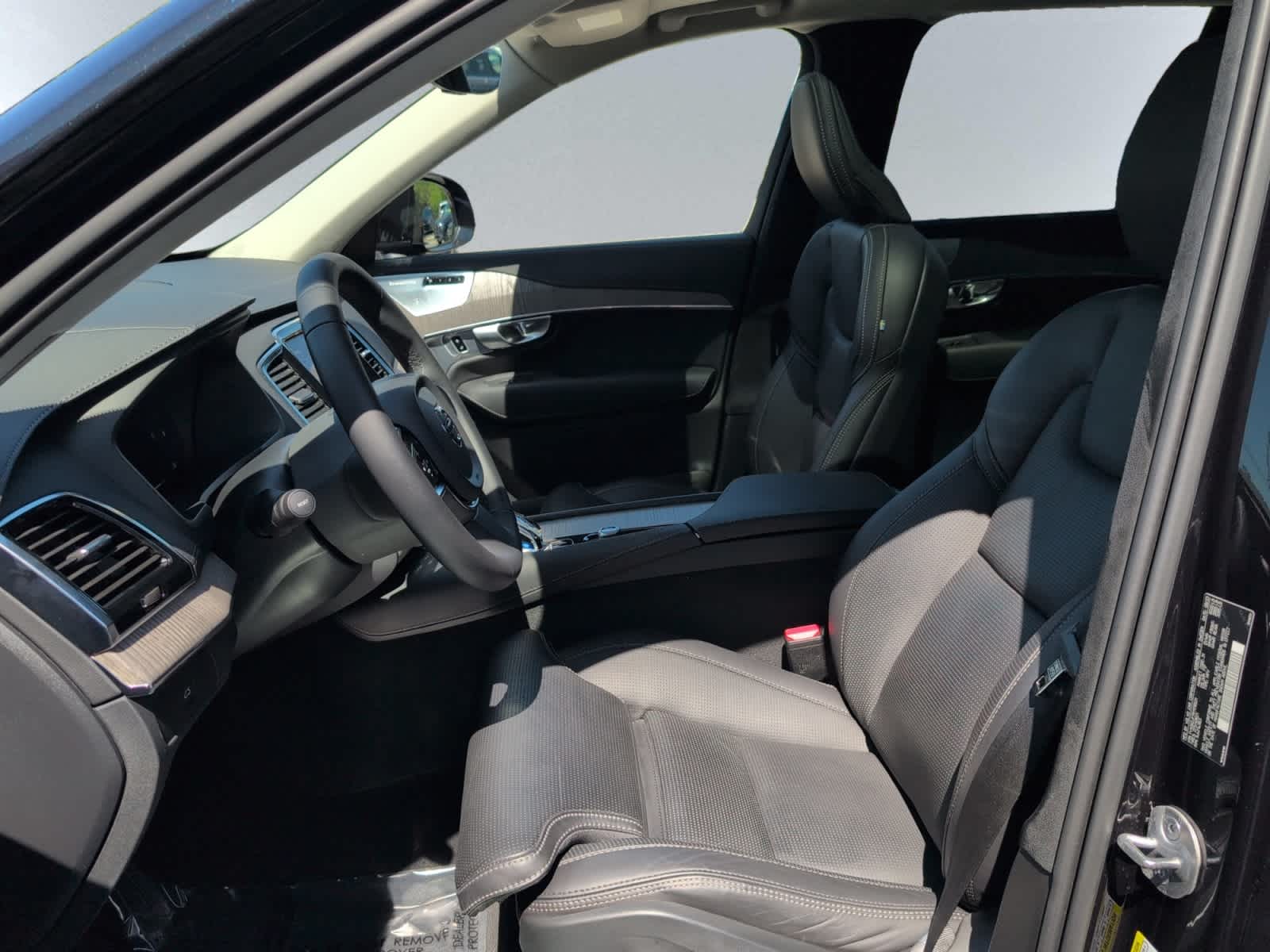 new 2024 Volvo XC90 car, priced at $79,015
