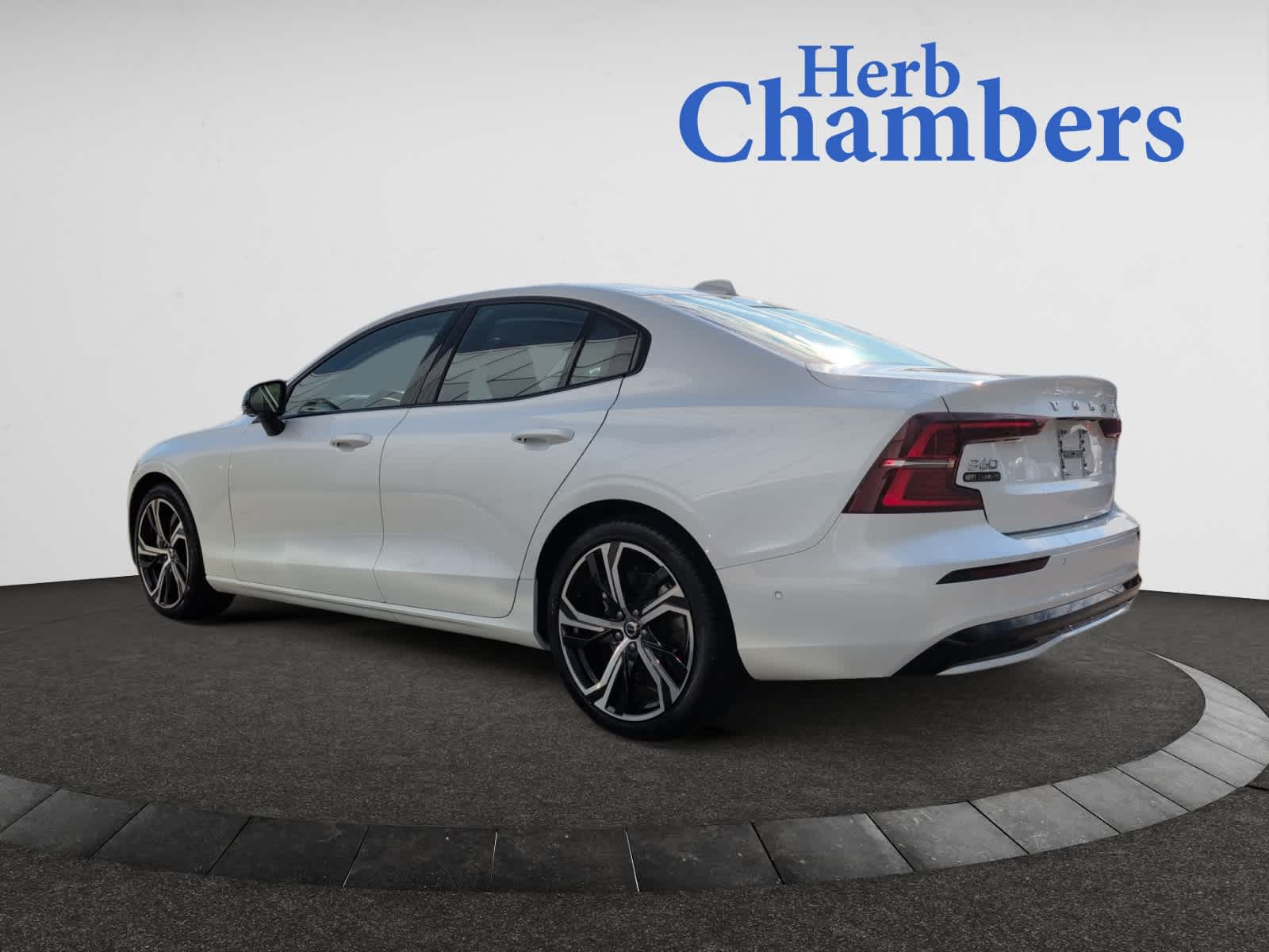 new 2024 Volvo S60 car, priced at $51,925