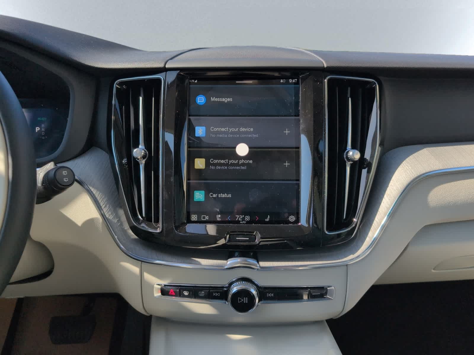 new 2025 Volvo XC60 plug-in hybrid car, priced at $66,260