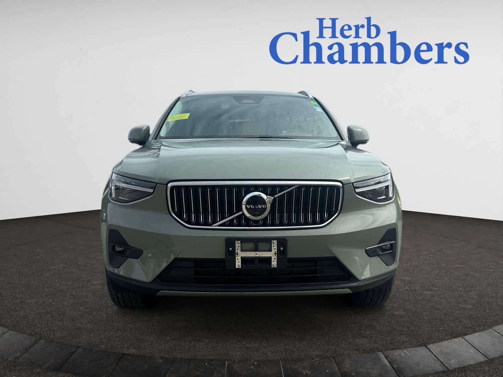 new 2025 Volvo XC40 car, priced at $51,565