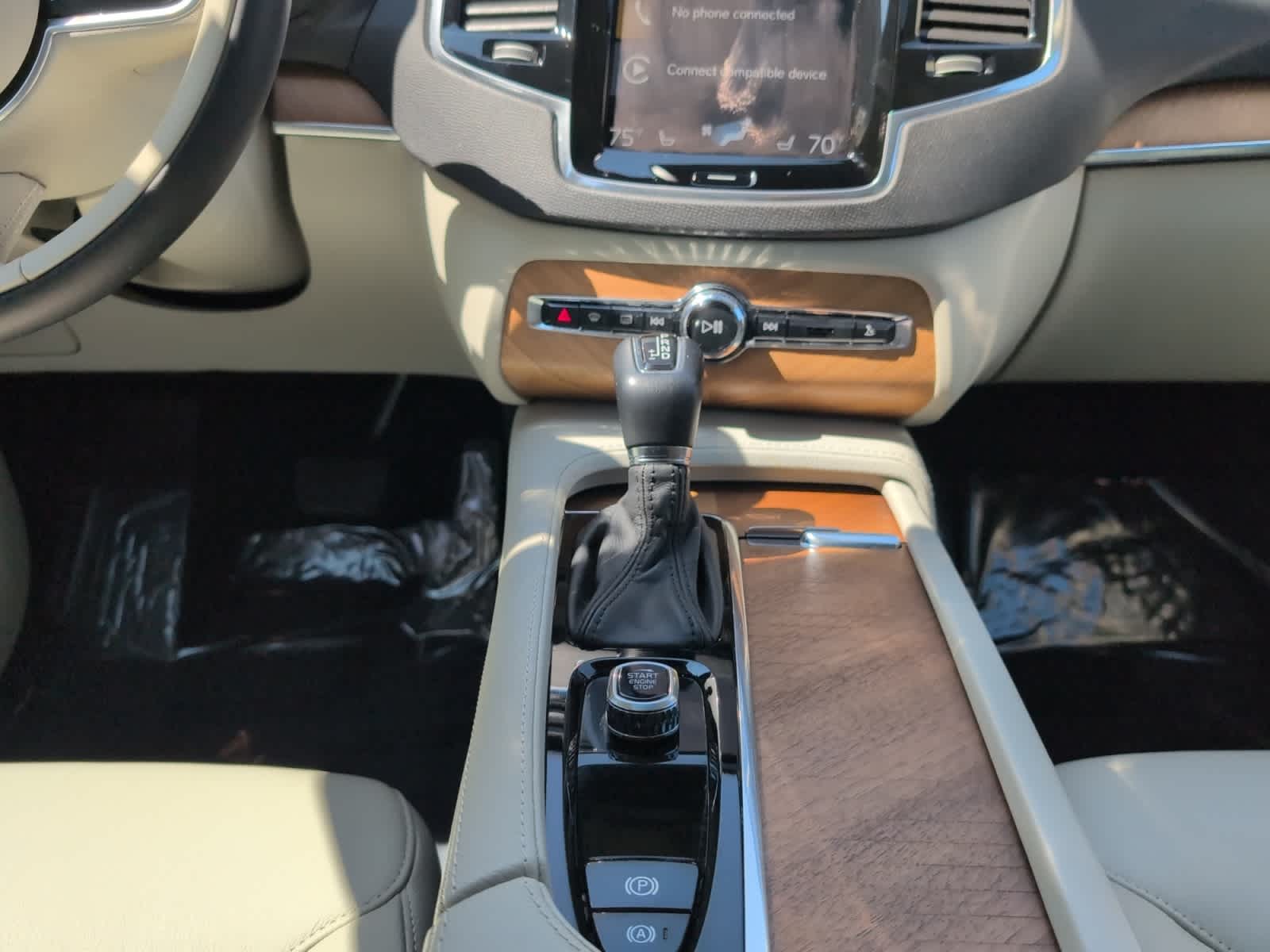 used 2022 Volvo XC90 car, priced at $42,998