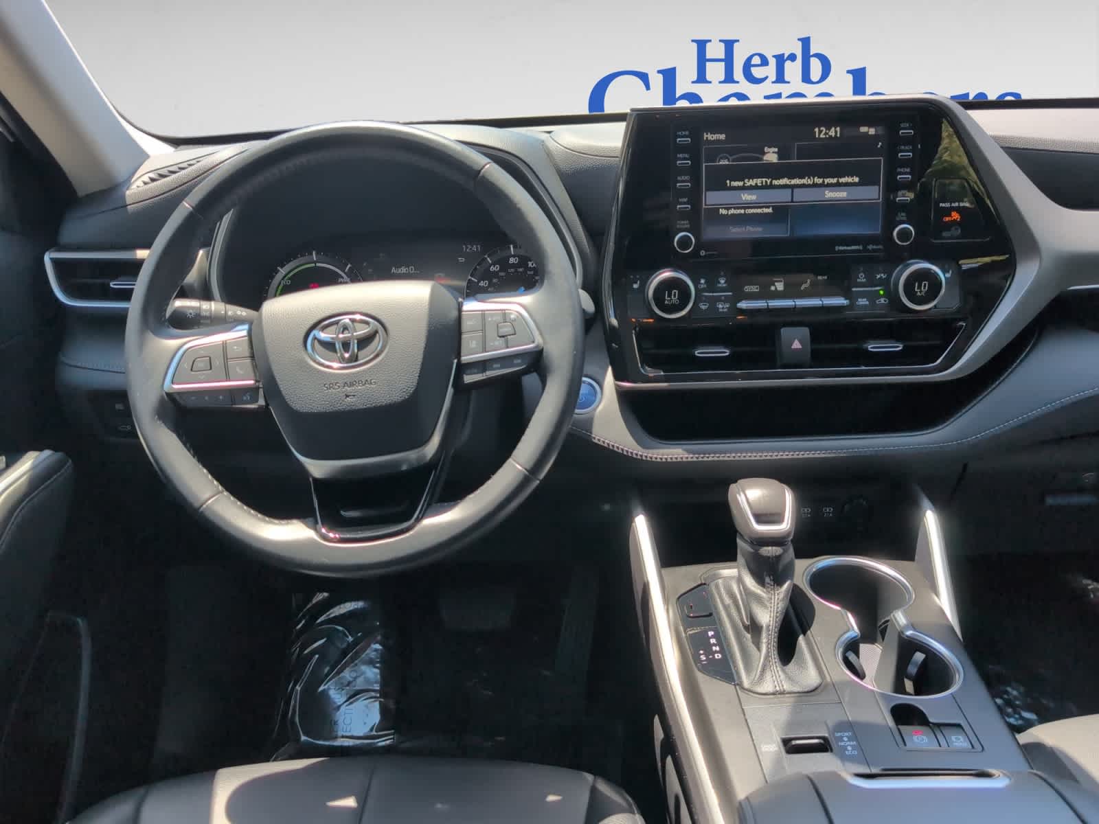used 2020 Toyota Highlander Hybrid car, priced at $33,998